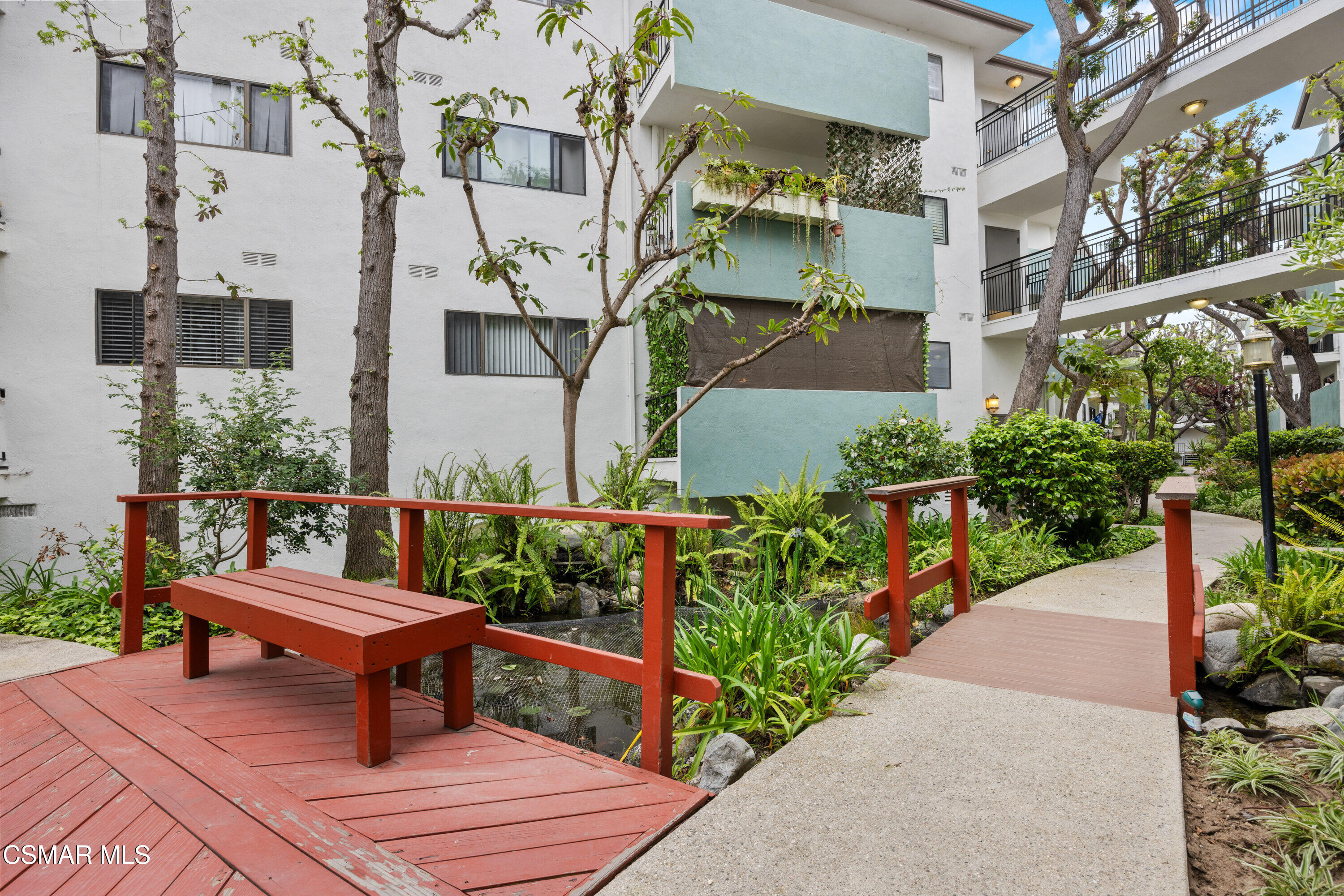 5000 S Centinela Avenue, 109