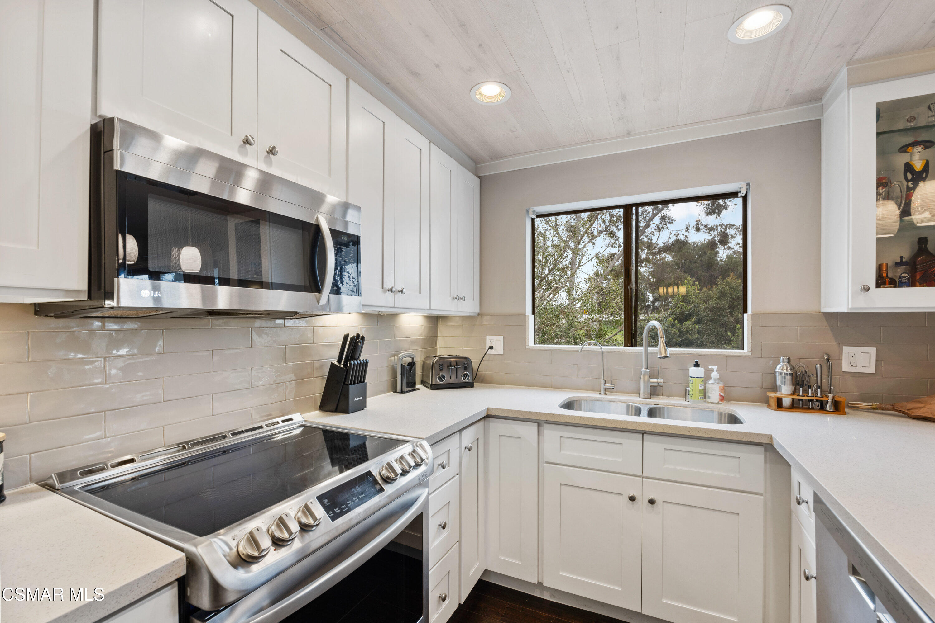 5000 S Centinela Avenue, 109