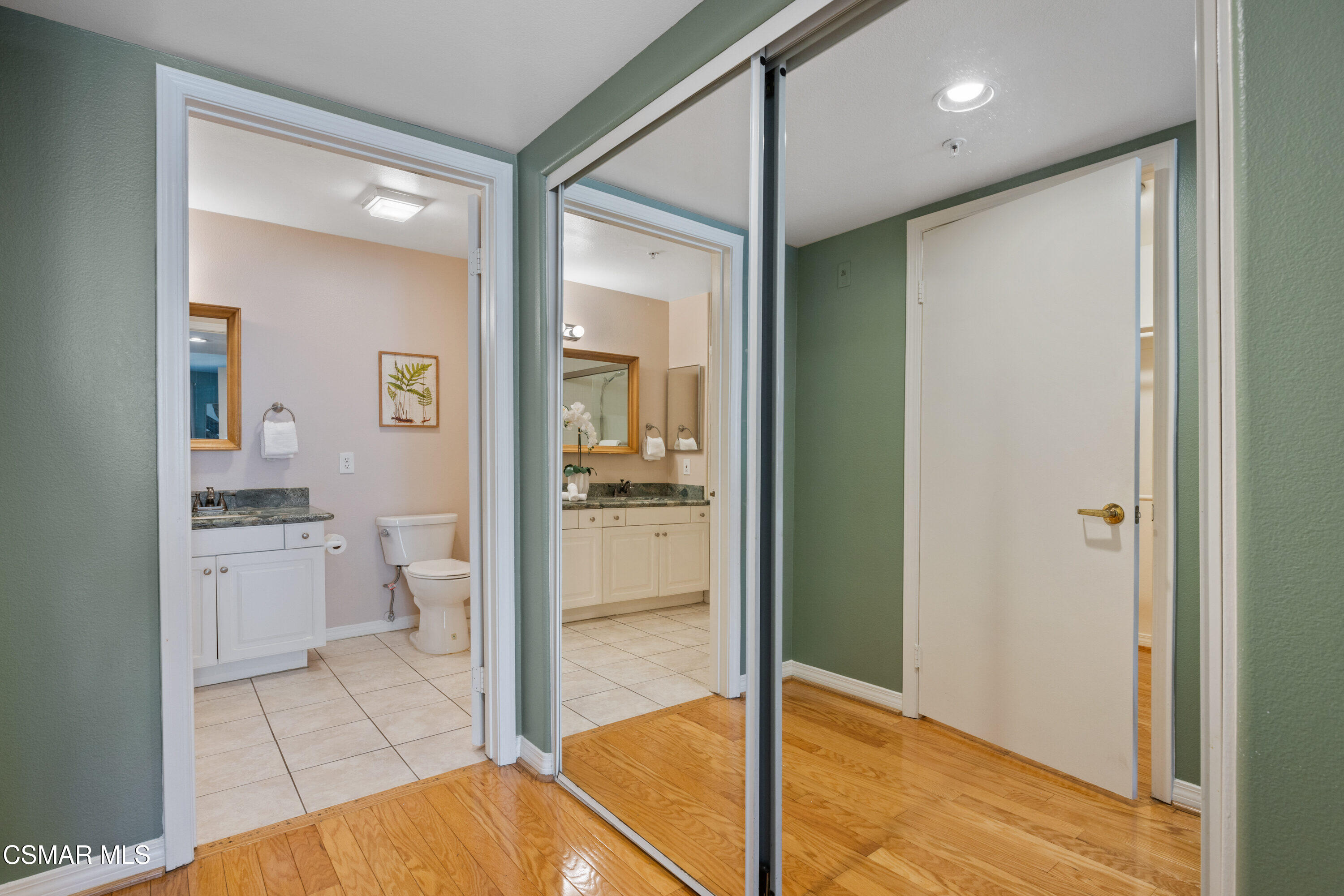 17735 Kinzie Street, 315