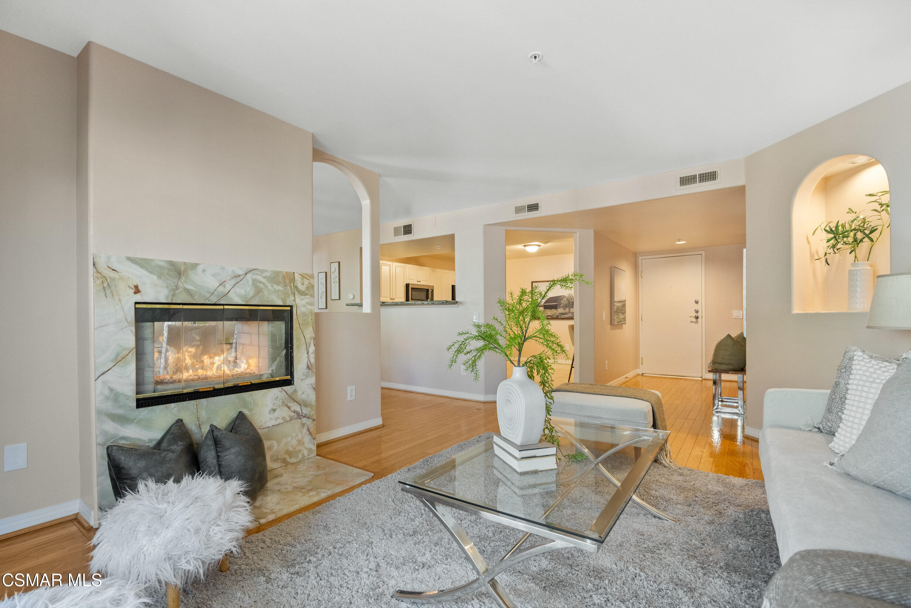 17735 Kinzie Street, 315