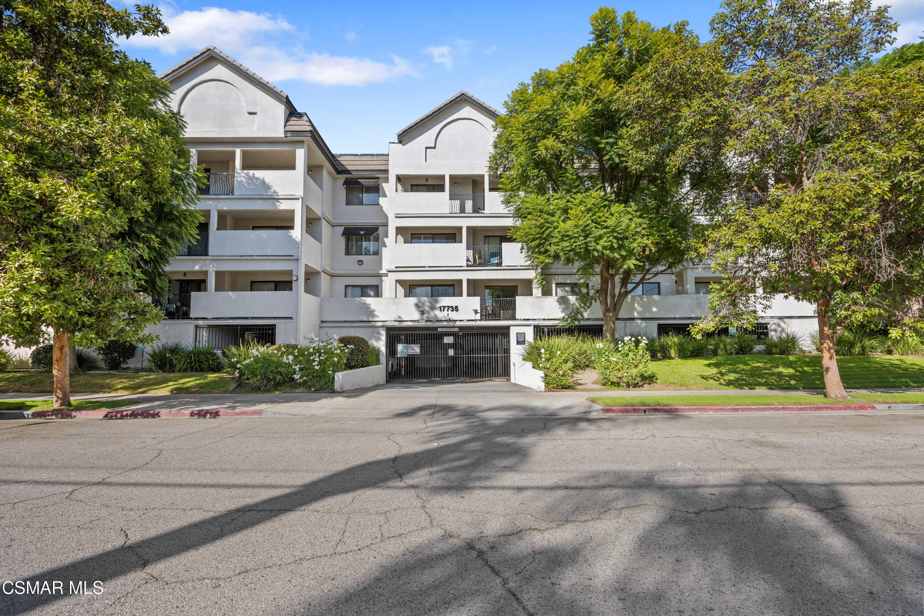 17735 Kinzie Street, 315