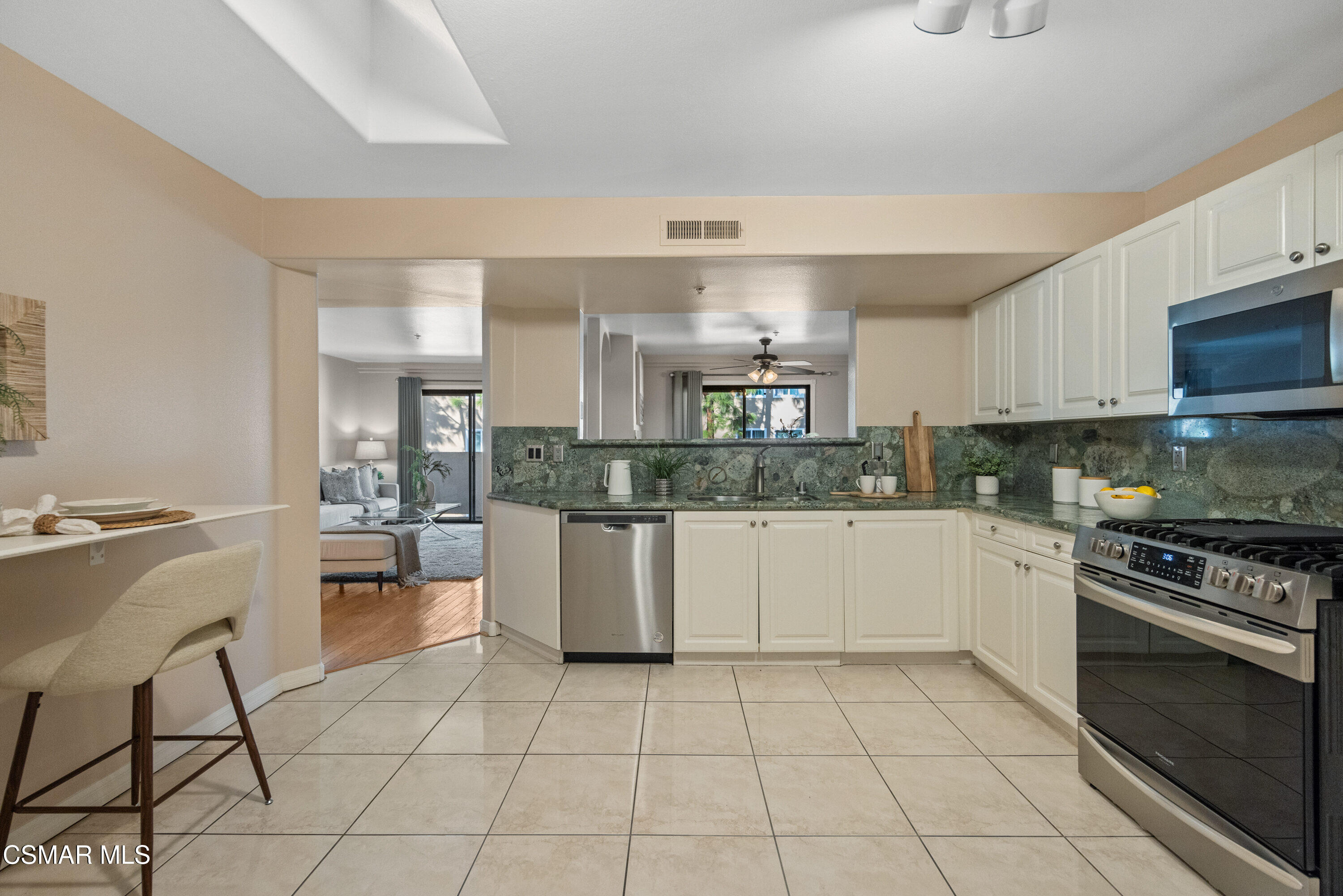 17735 Kinzie Street, 315