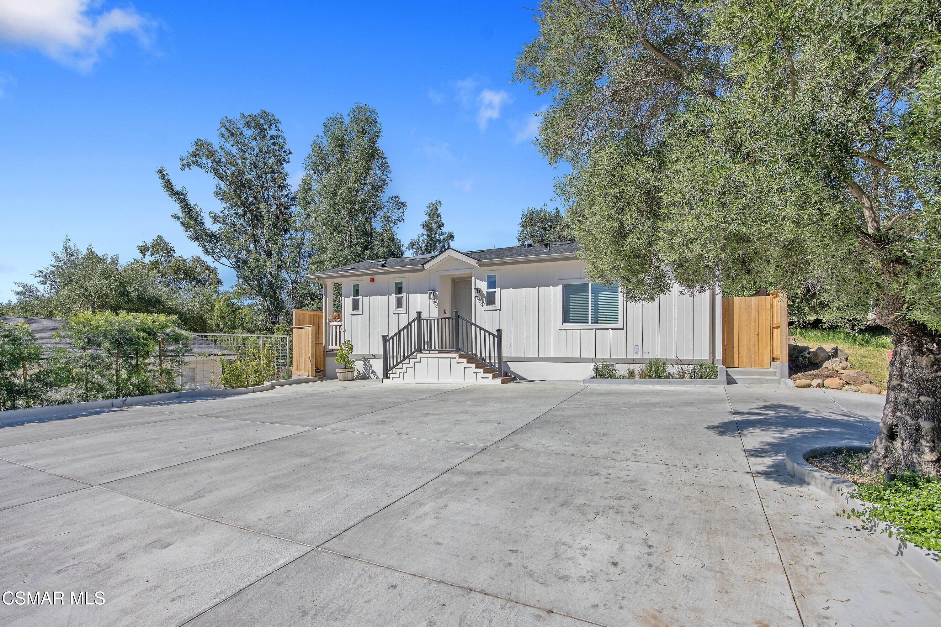 313 Raymond Street, B