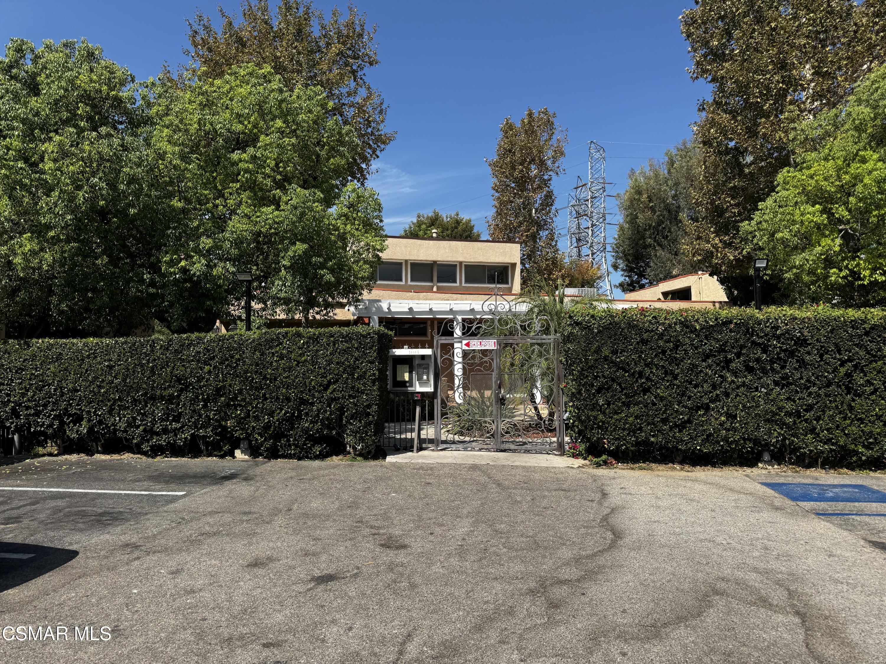 10331 Lindley Avenue, 132
