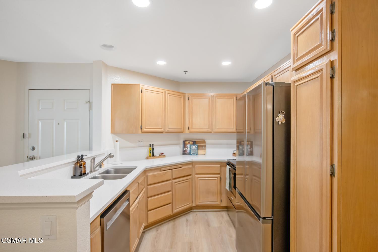 5837 Oak Bend Lane, 310