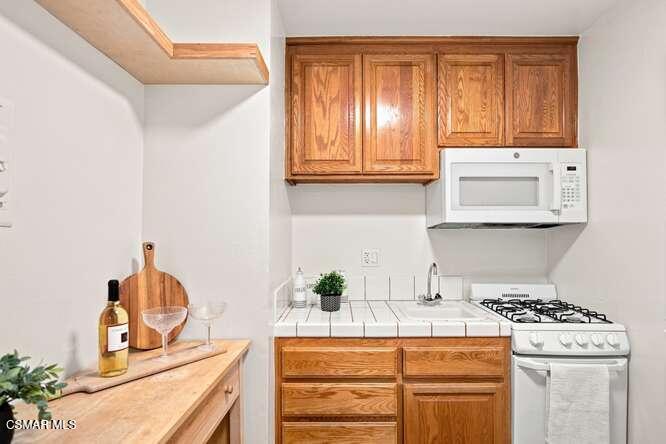 31564 Lindero Canyon Road, 5
