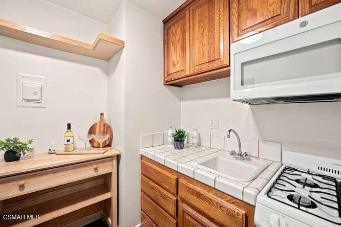 31564 Lindero Canyon Road, 5