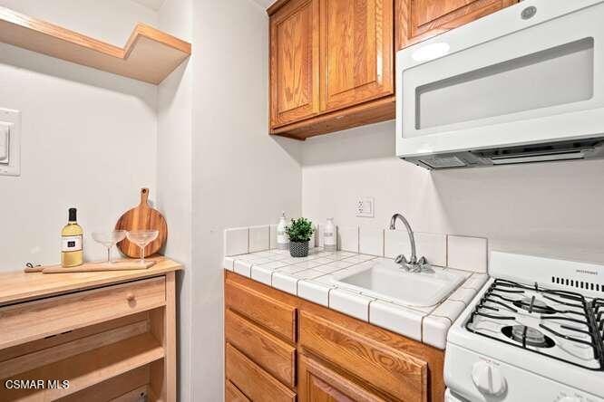 31564 Lindero Canyon Road, 5