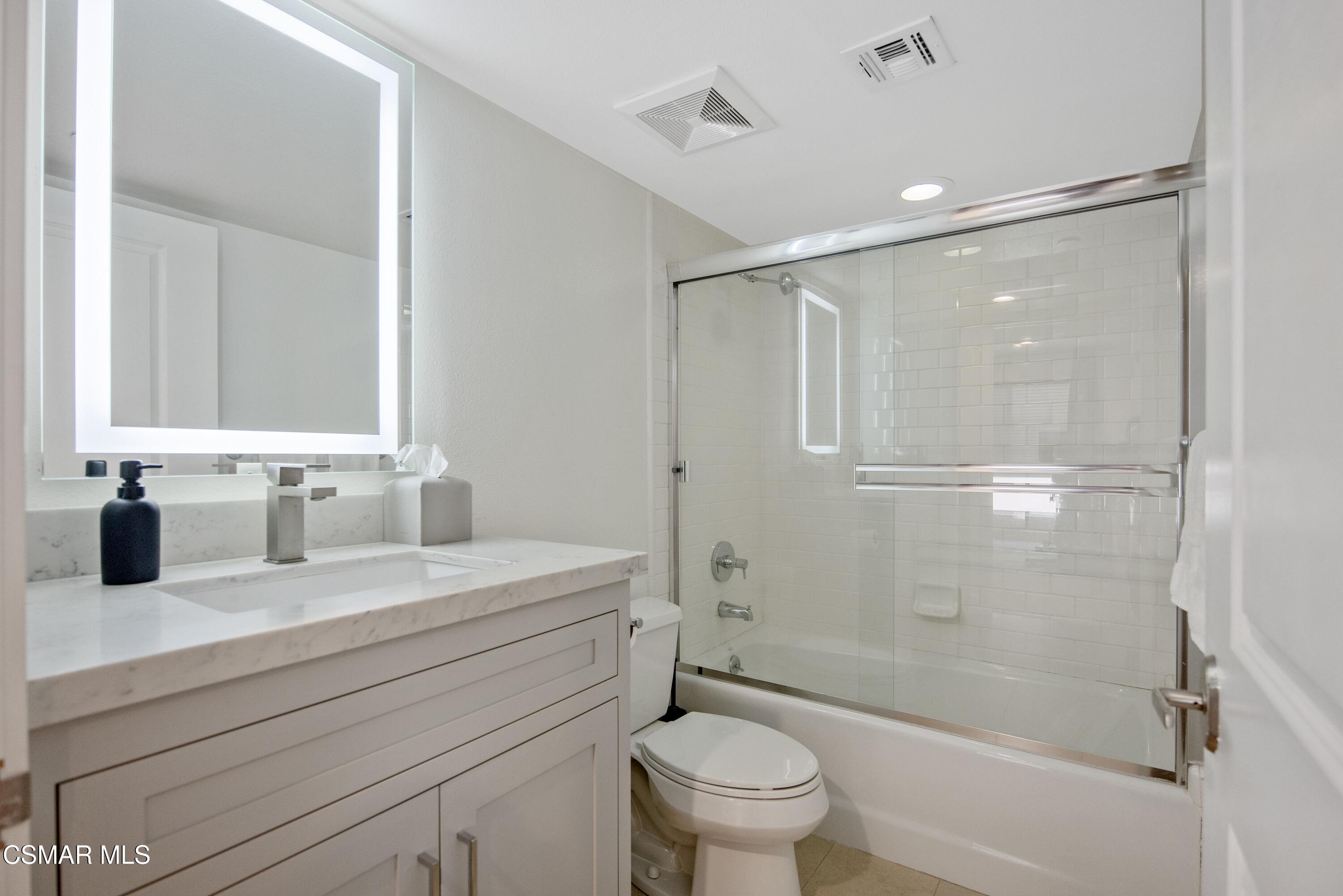 7249 Franklin Avenue, 305
