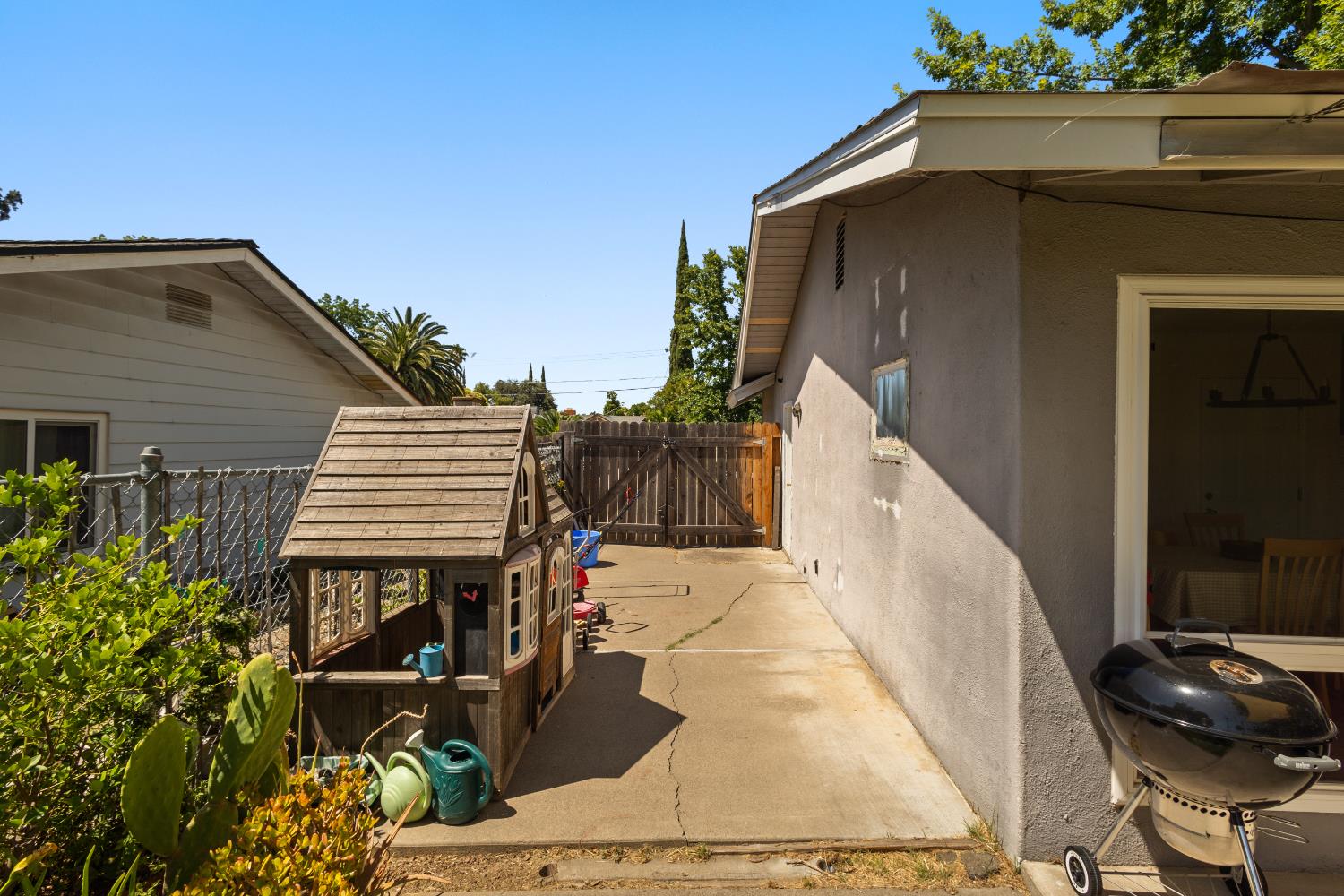 7432 Rollingwood Boulevard