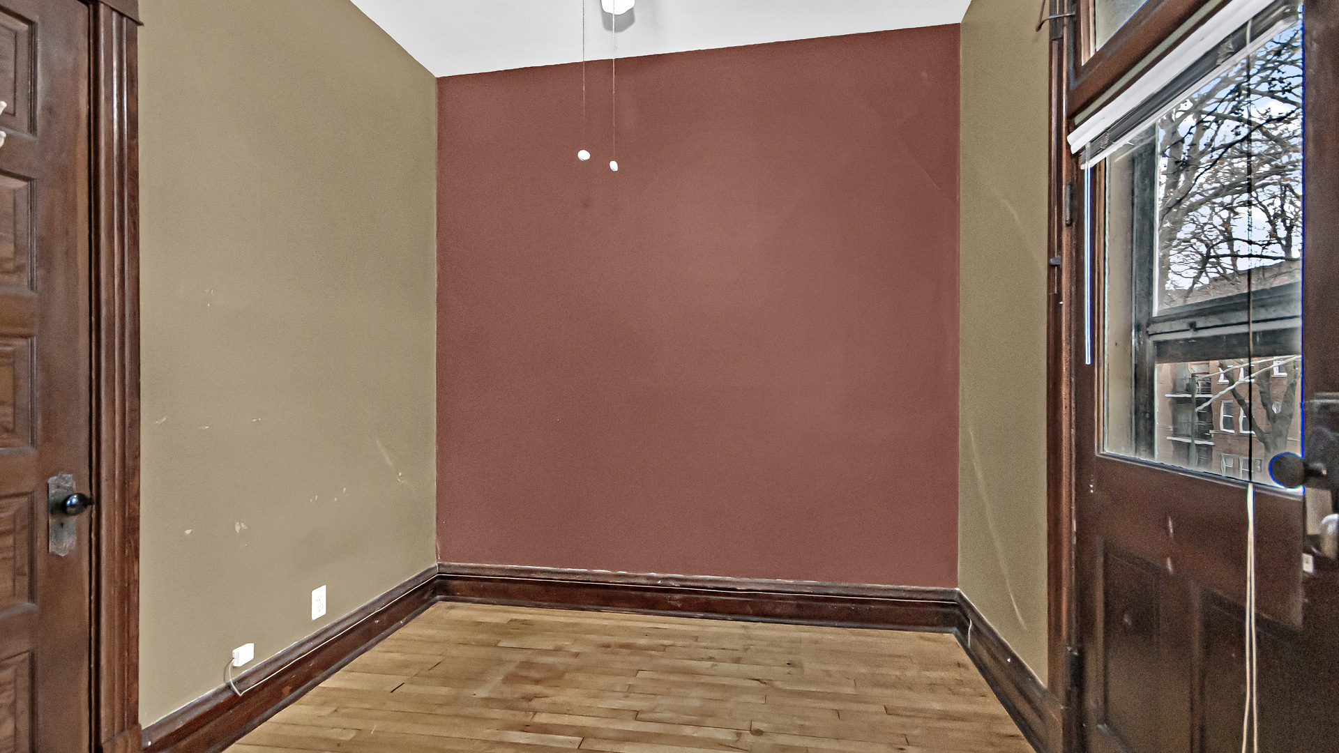 2507 W Leland Avenue