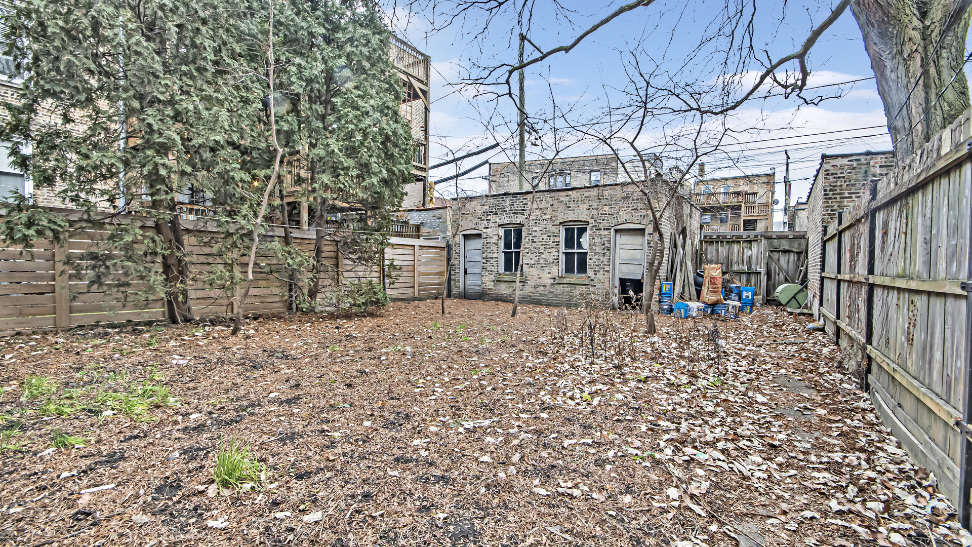 2507 W Leland Avenue