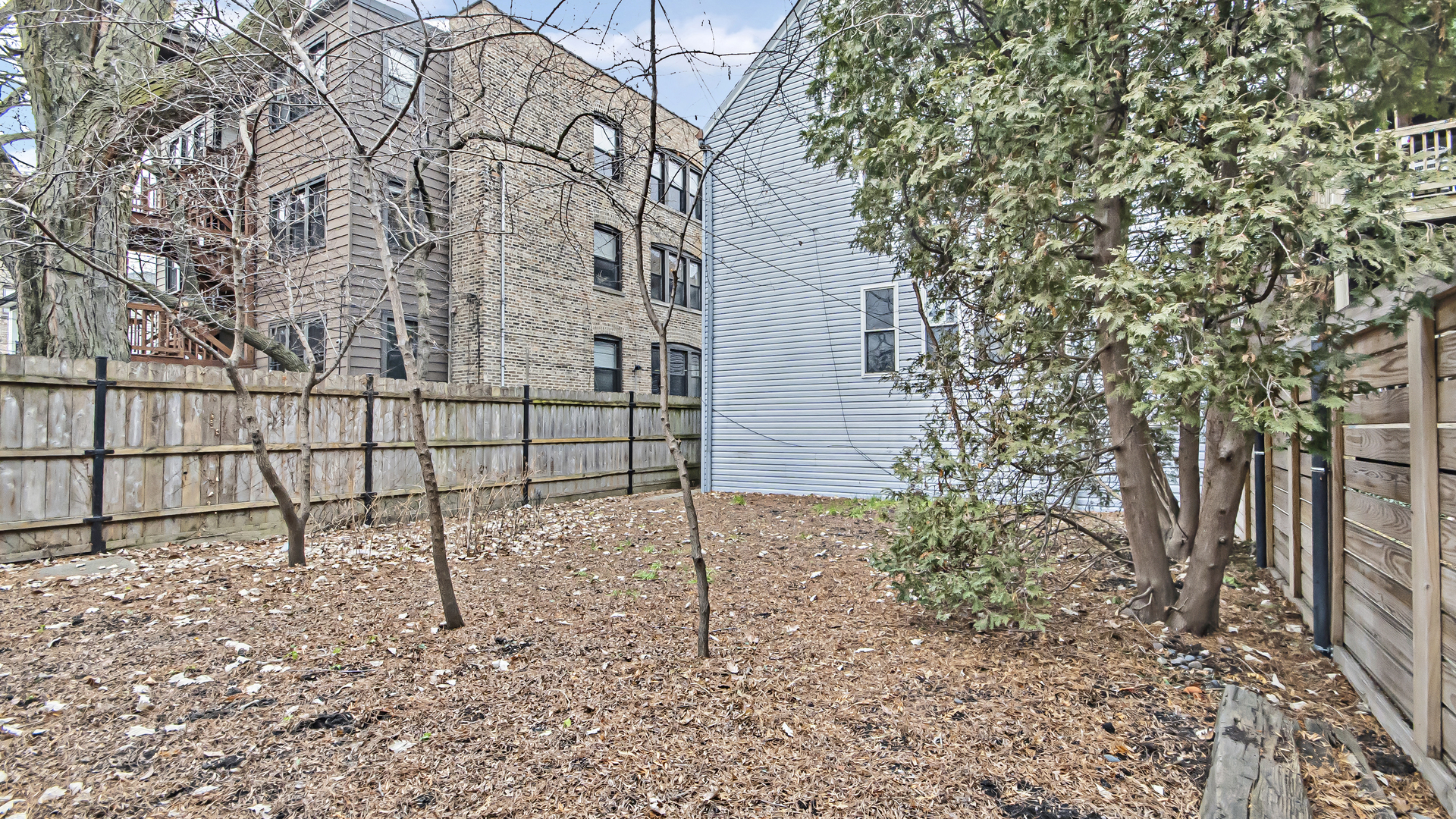 2507 W Leland Avenue