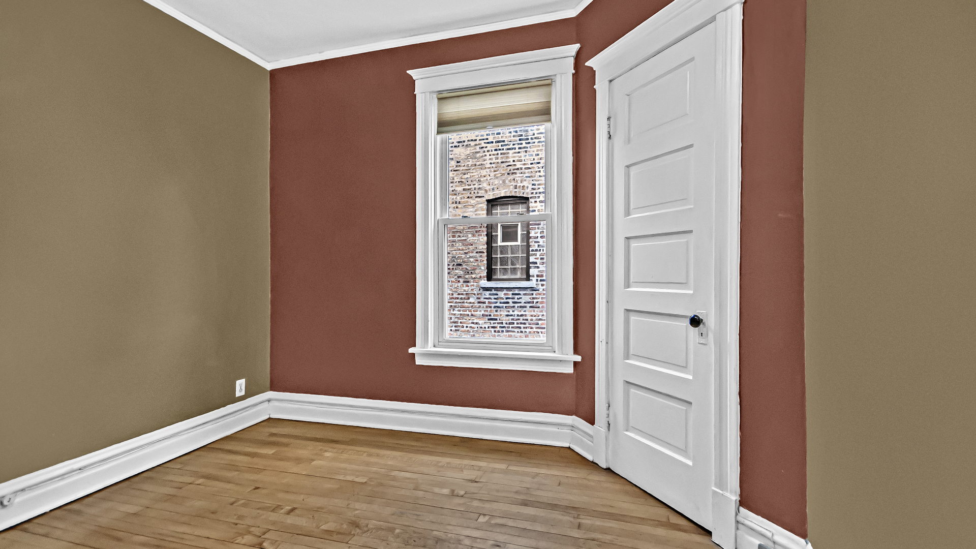 2507 W Leland Avenue