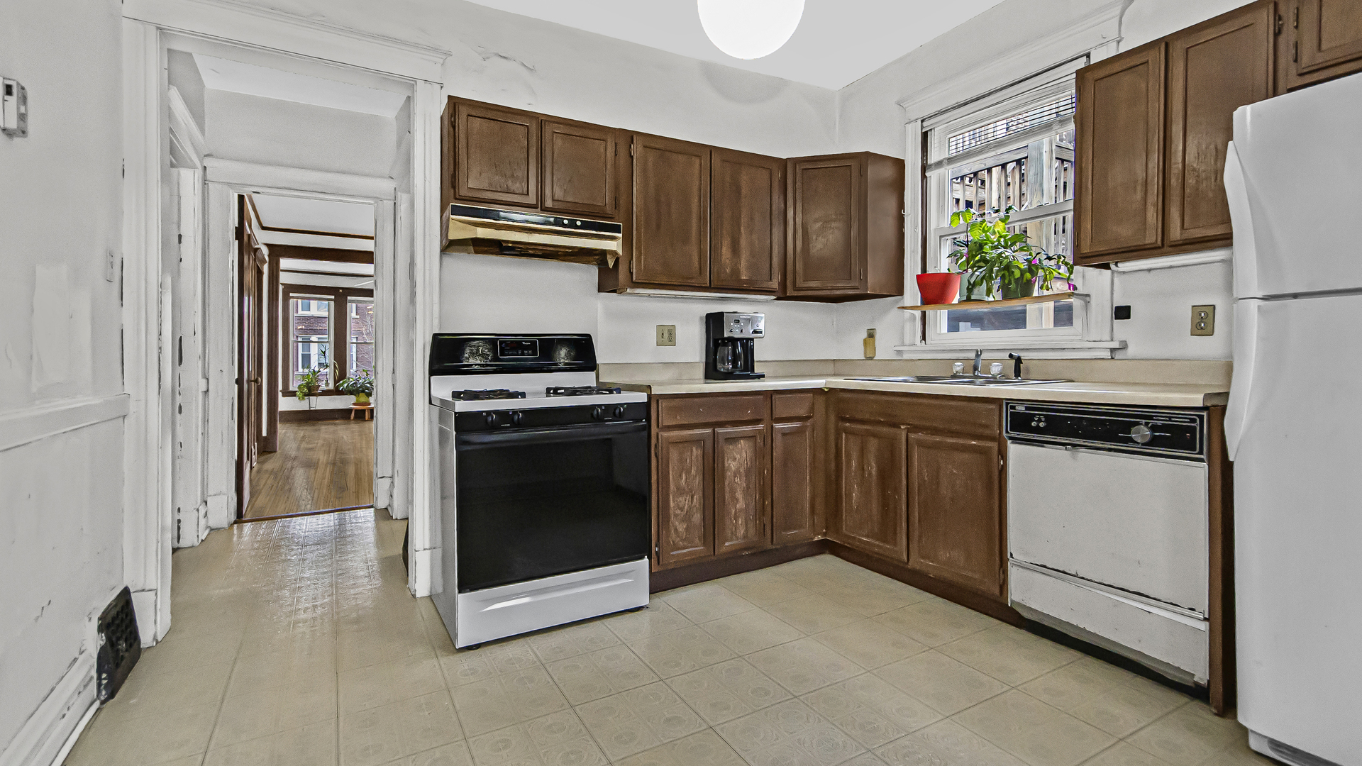 2507 W Leland Avenue