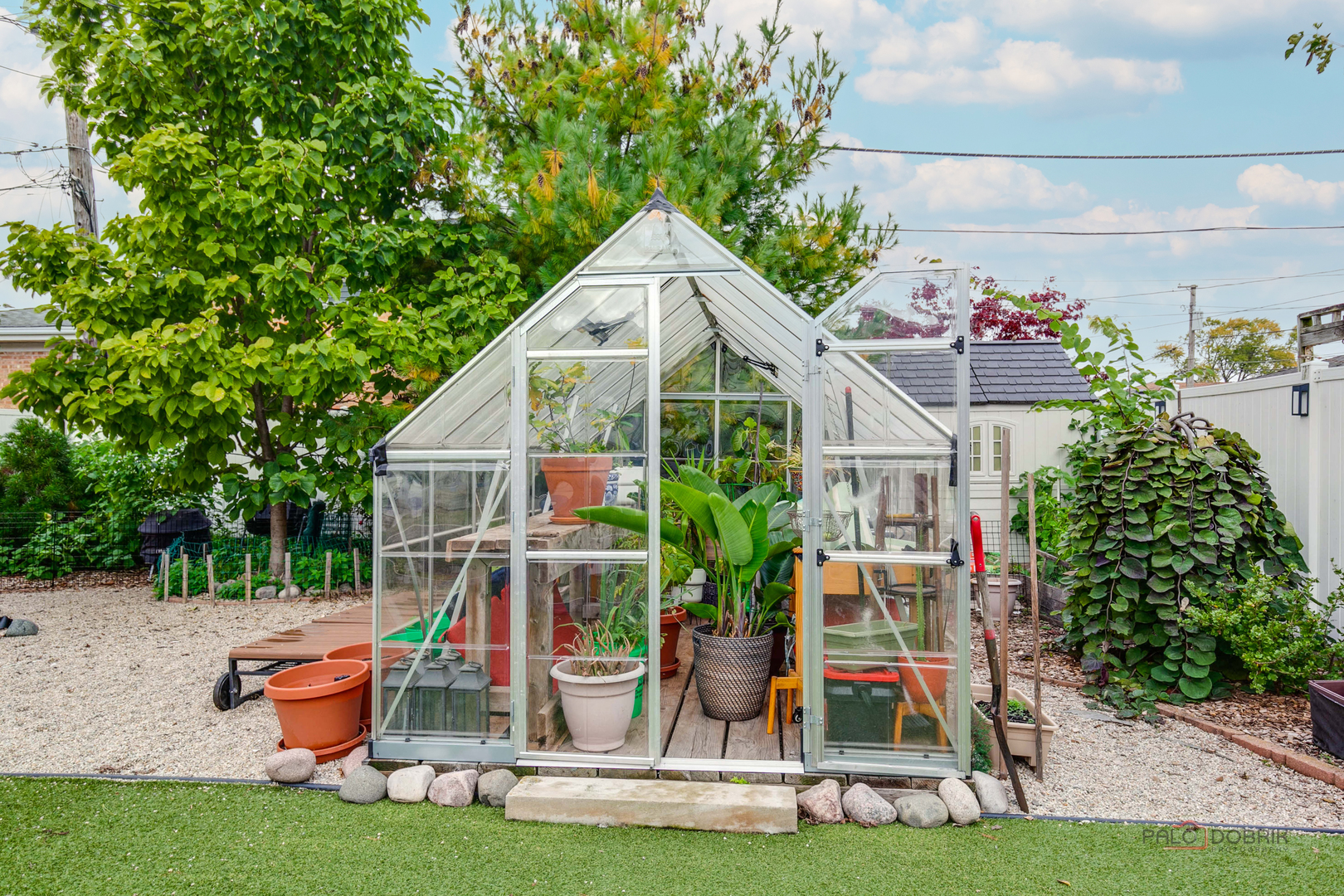 8252 FULLERTON Avenue