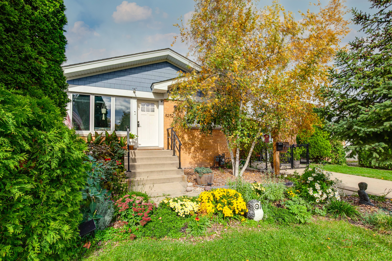 8252 FULLERTON Avenue