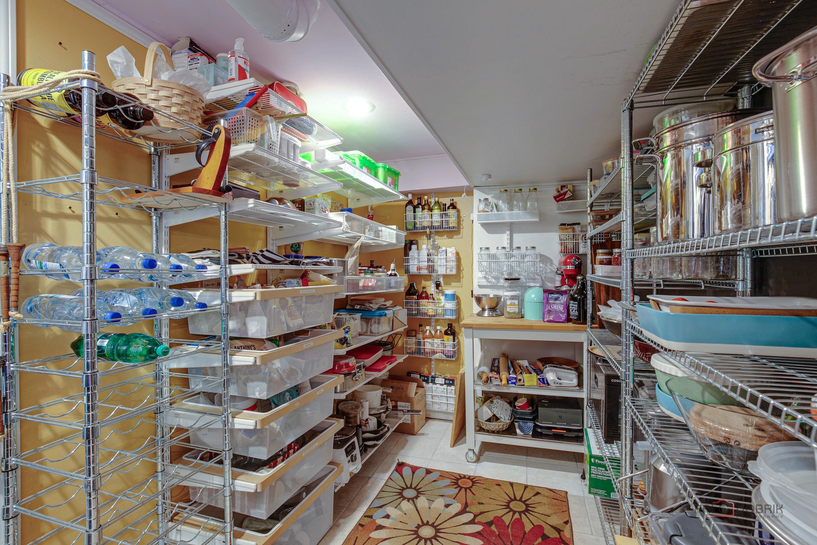 8252 FULLERTON Avenue