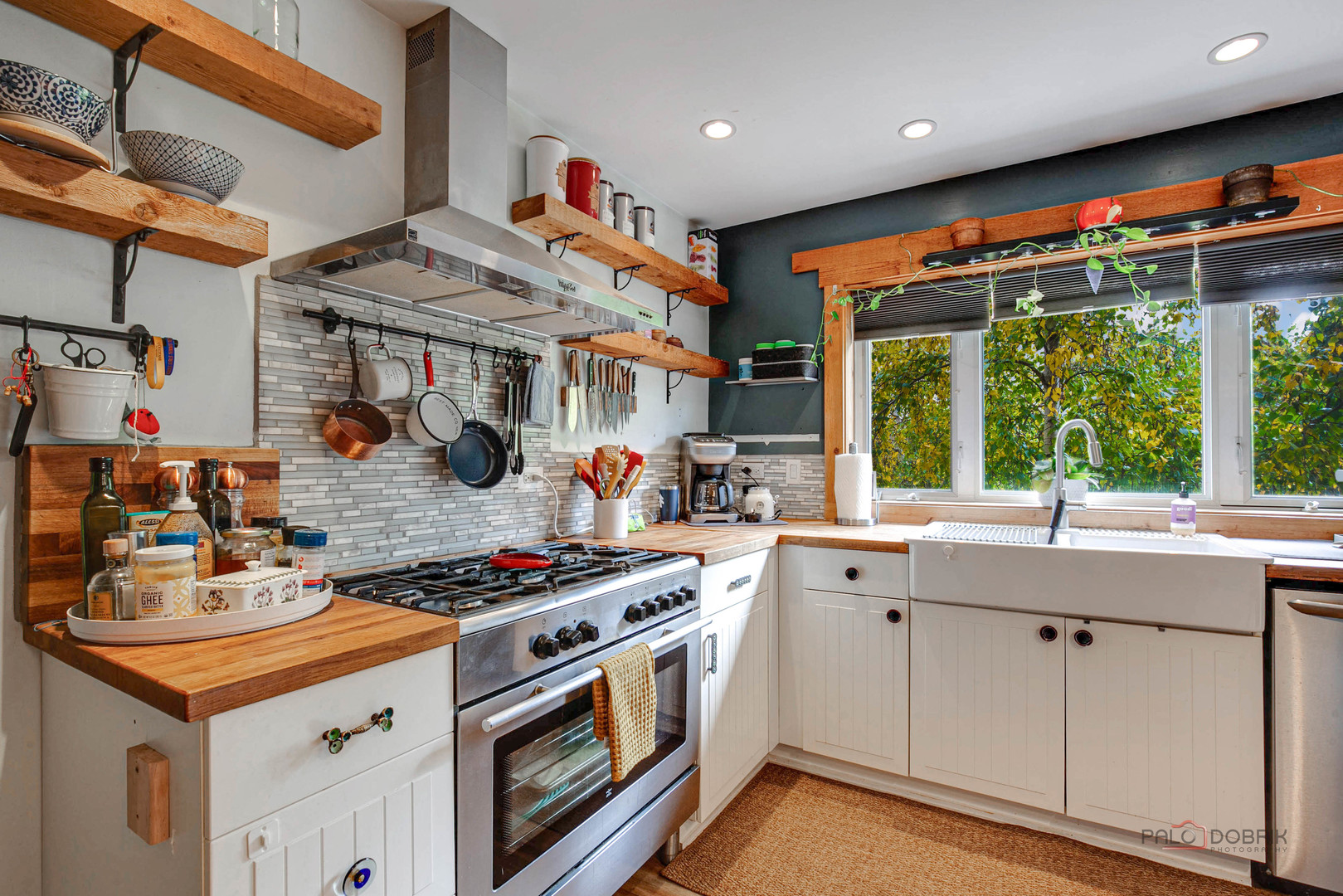 8252 FULLERTON Avenue