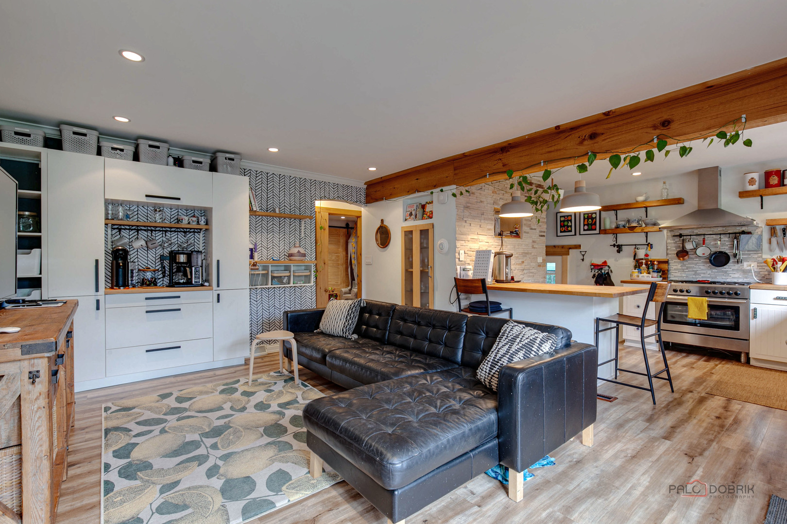 8252 FULLERTON Avenue