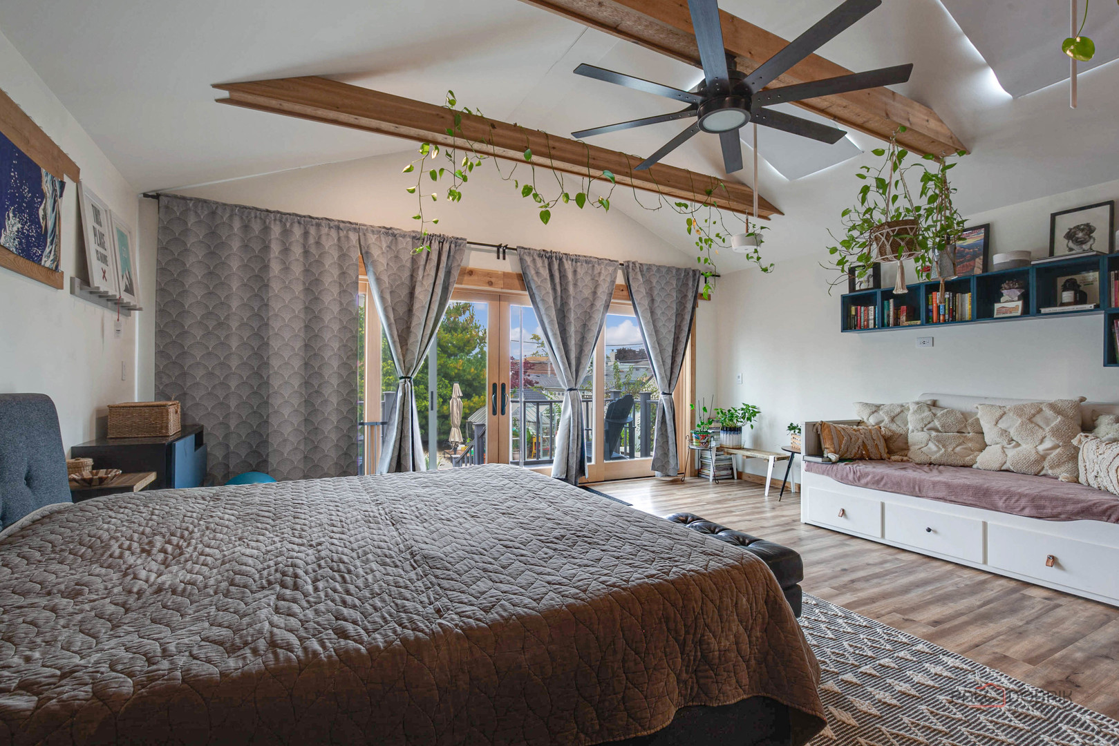 8252 FULLERTON Avenue