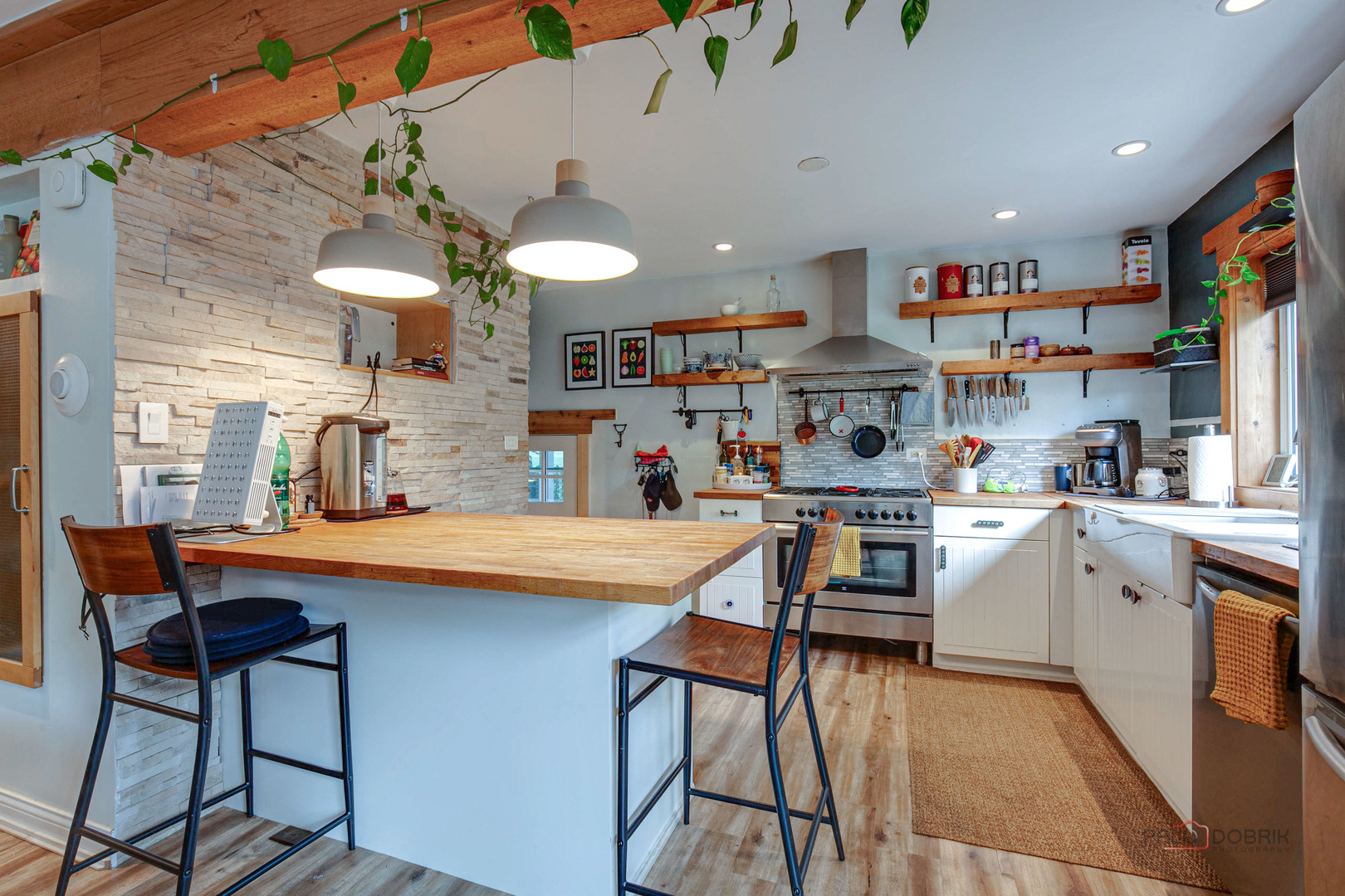 8252 FULLERTON Avenue