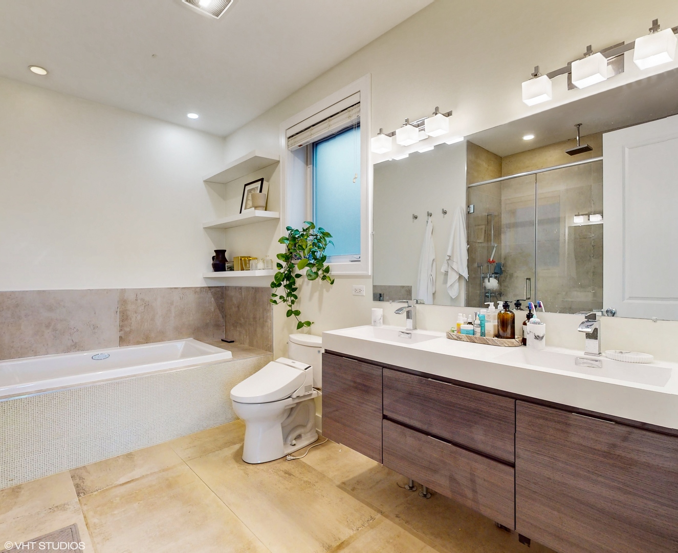 2312 W Belmont Avenue Unit: 3W