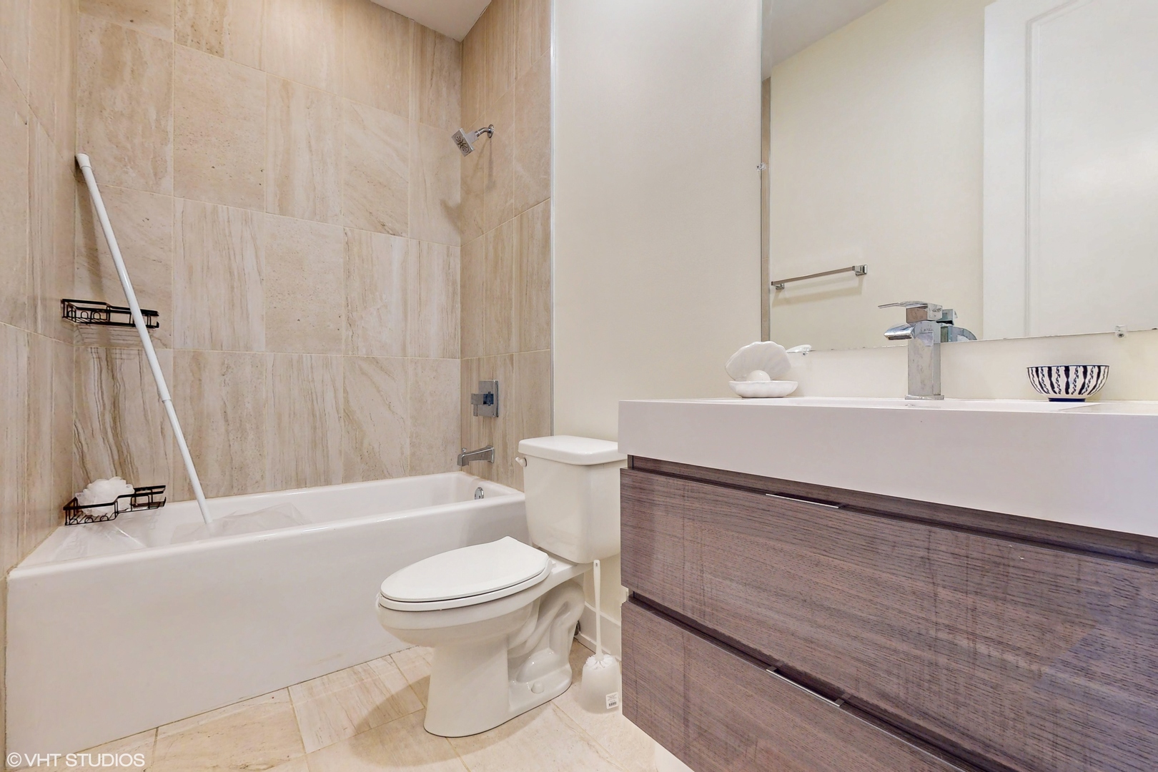 2312 W Belmont Avenue Unit: 3W