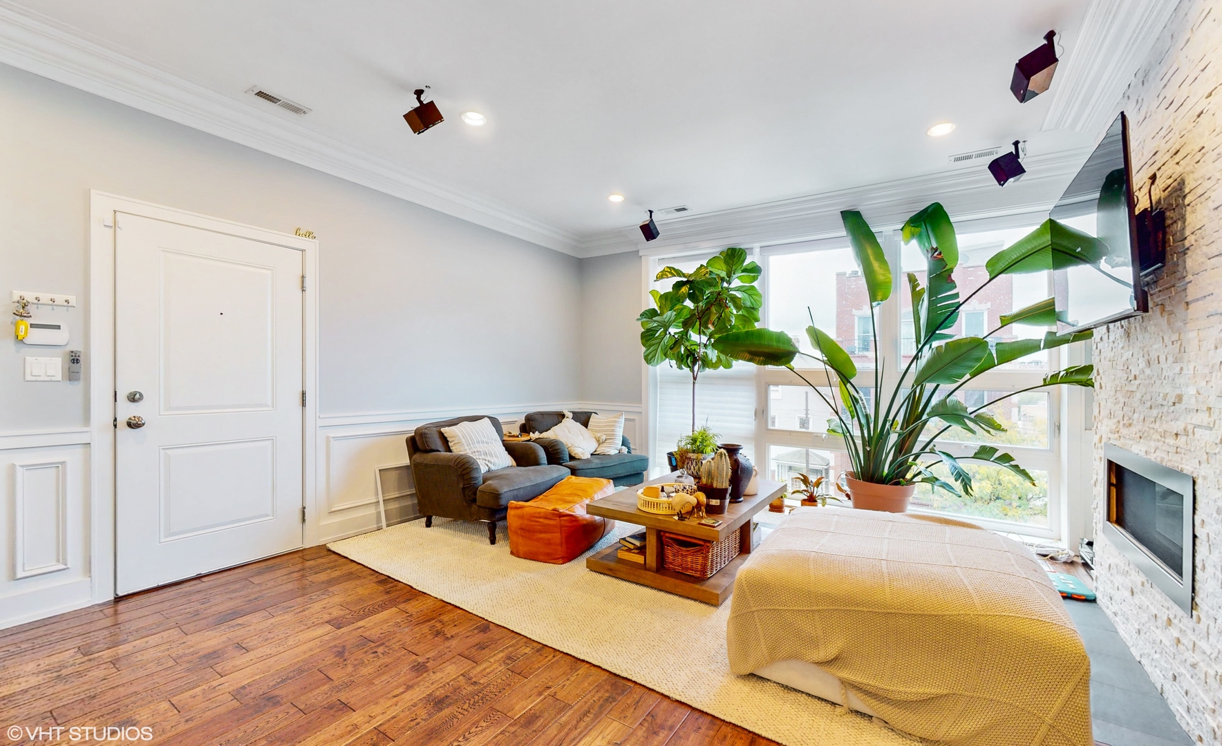 2312 W Belmont Avenue Unit: 3W