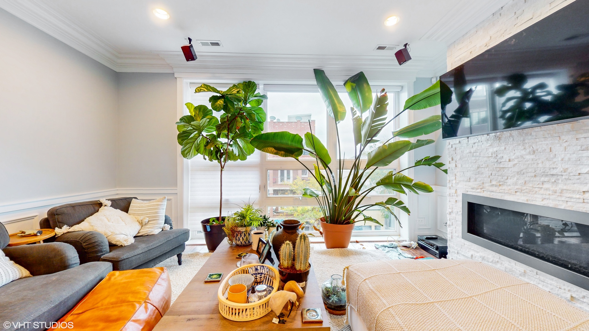 2312 W Belmont Avenue Unit: 3W