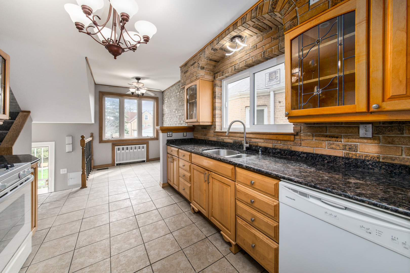 3351 N Rutherford Avenue