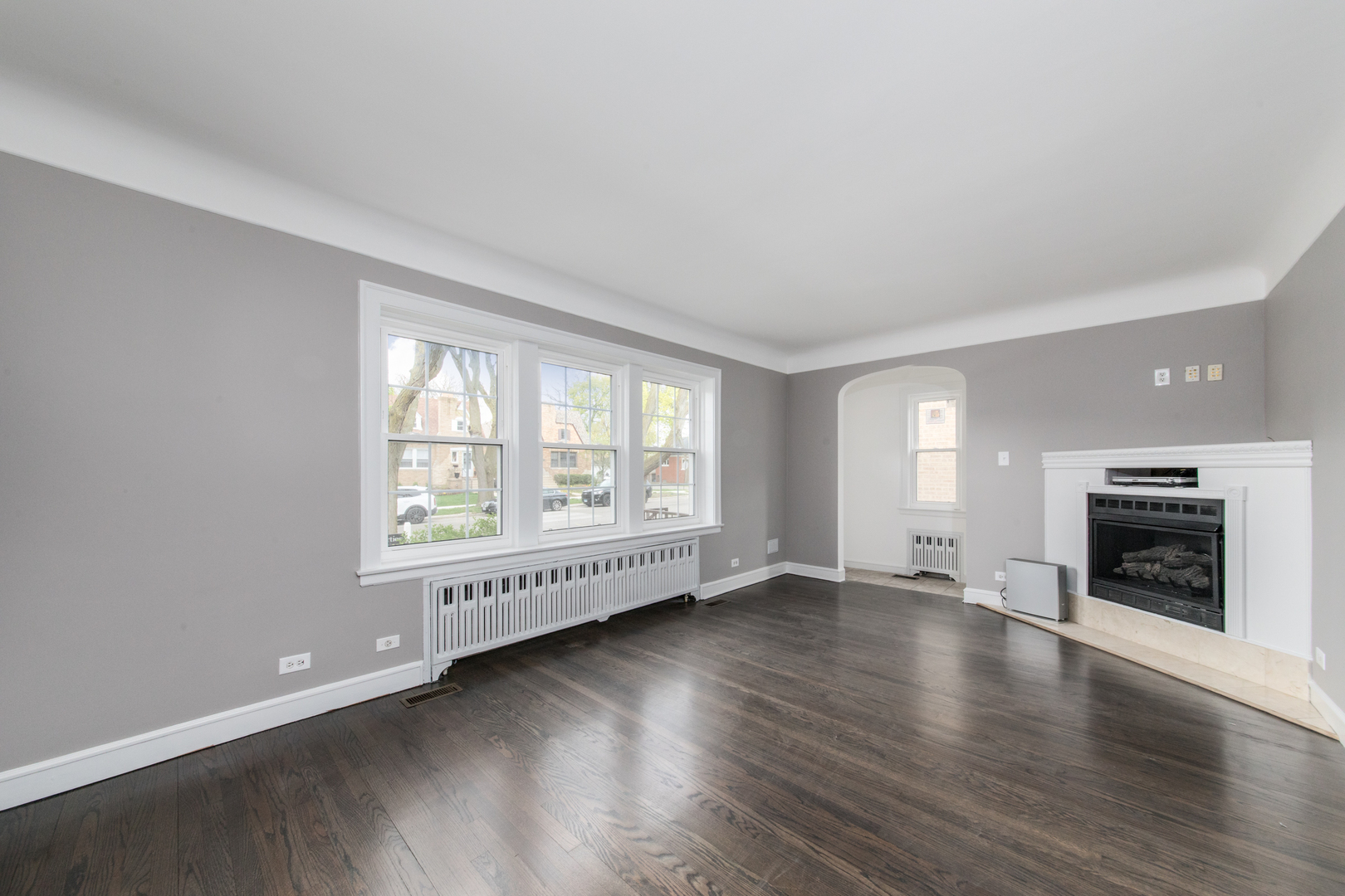 3351 N Rutherford Avenue