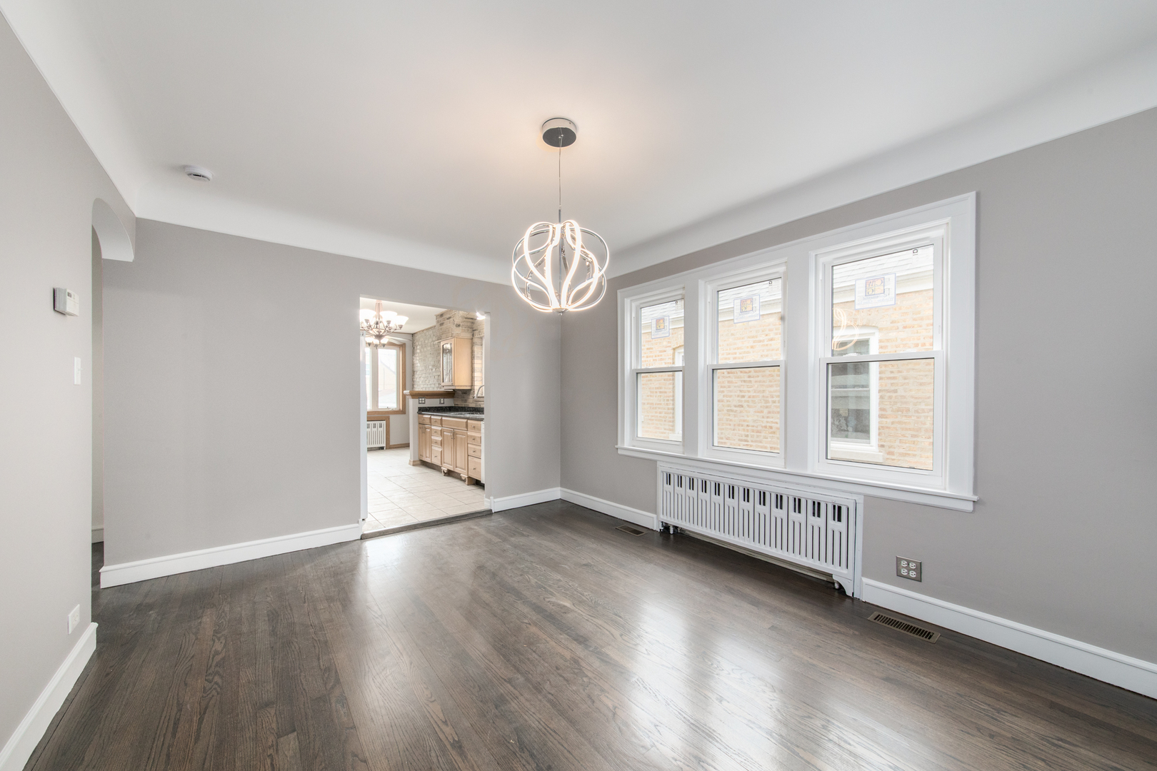 3351 N Rutherford Avenue