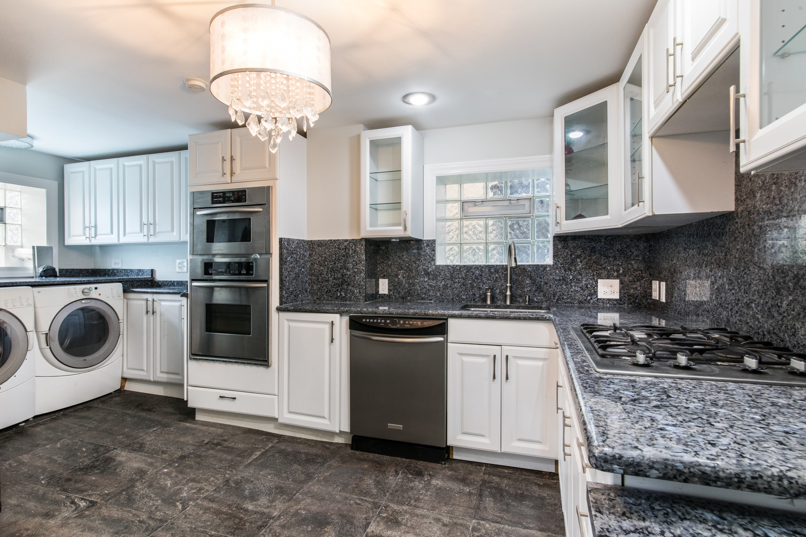 3351 N Rutherford Avenue