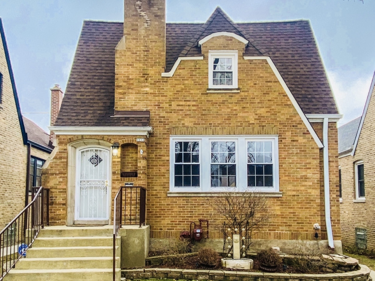 3351 N Rutherford Avenue