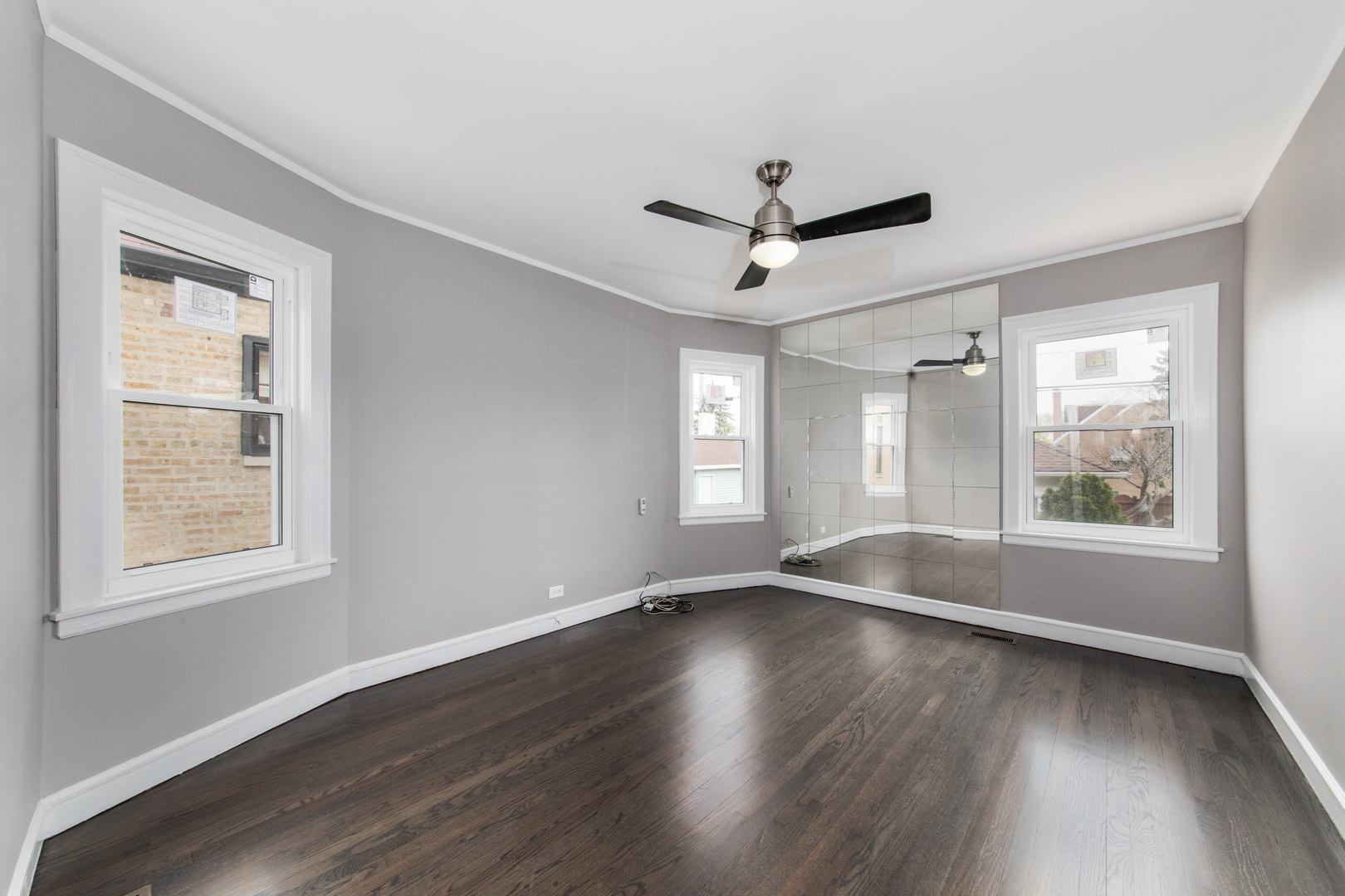 3351 N Rutherford Avenue