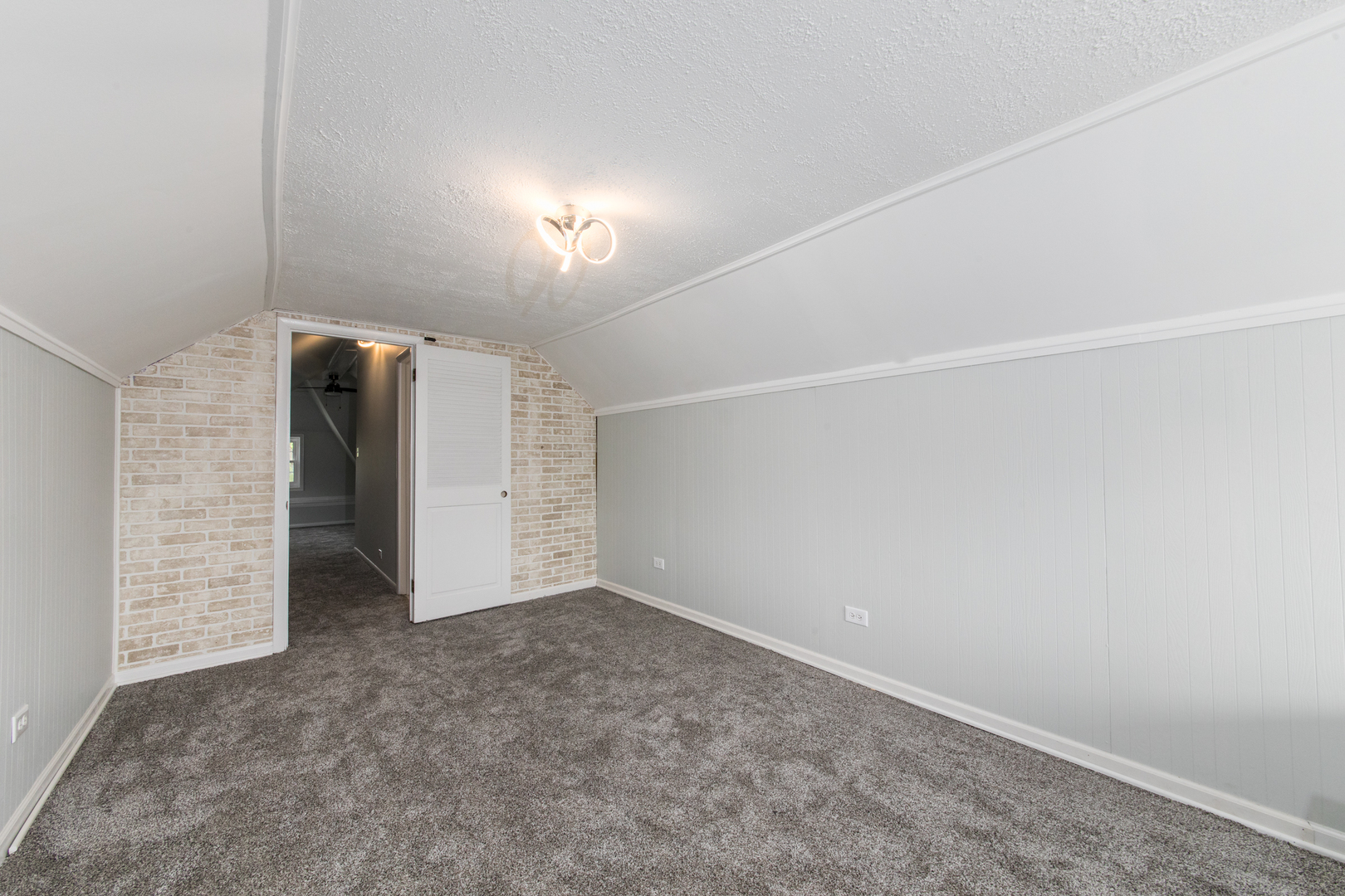 3351 N Rutherford Avenue