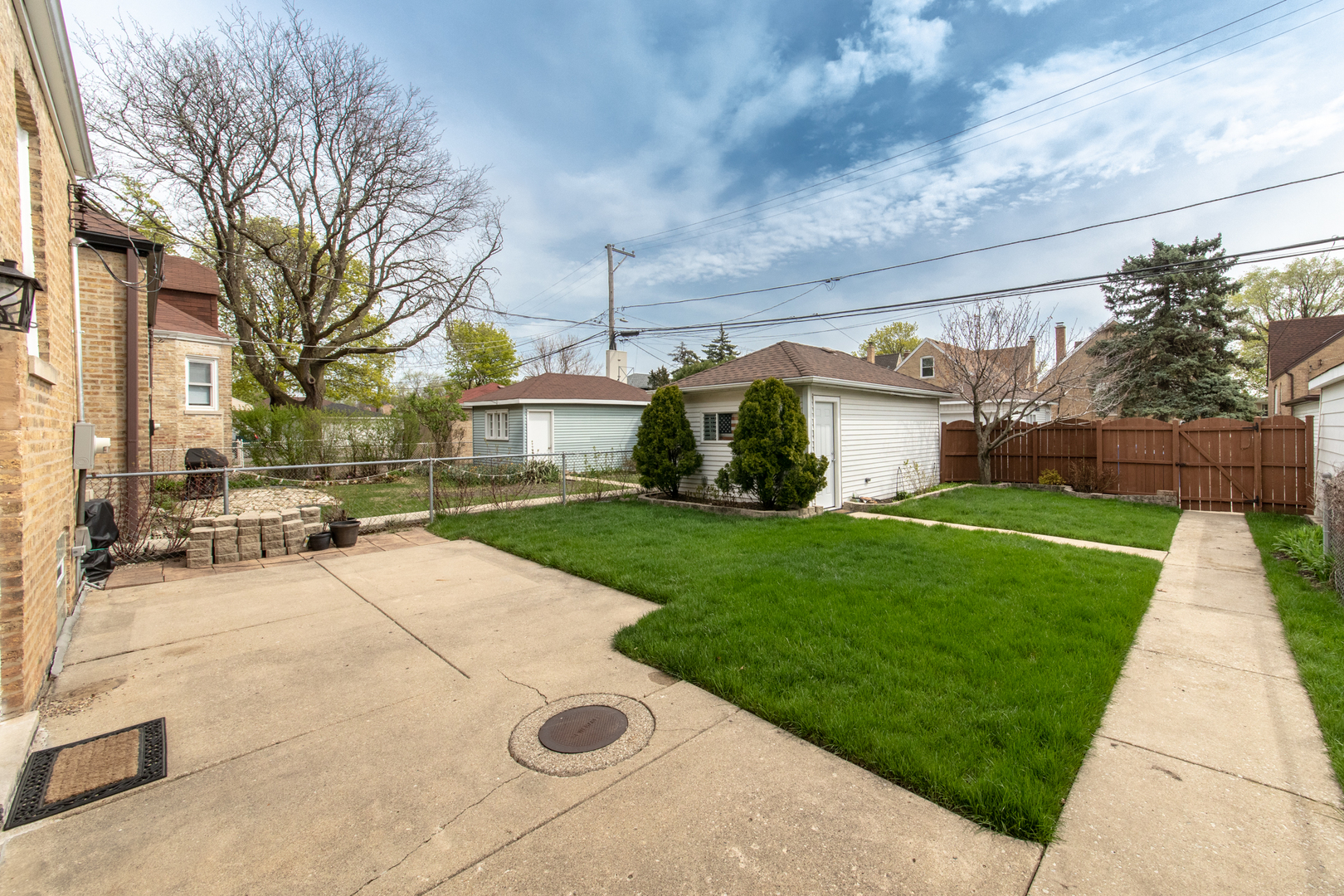 3351 N Rutherford Avenue