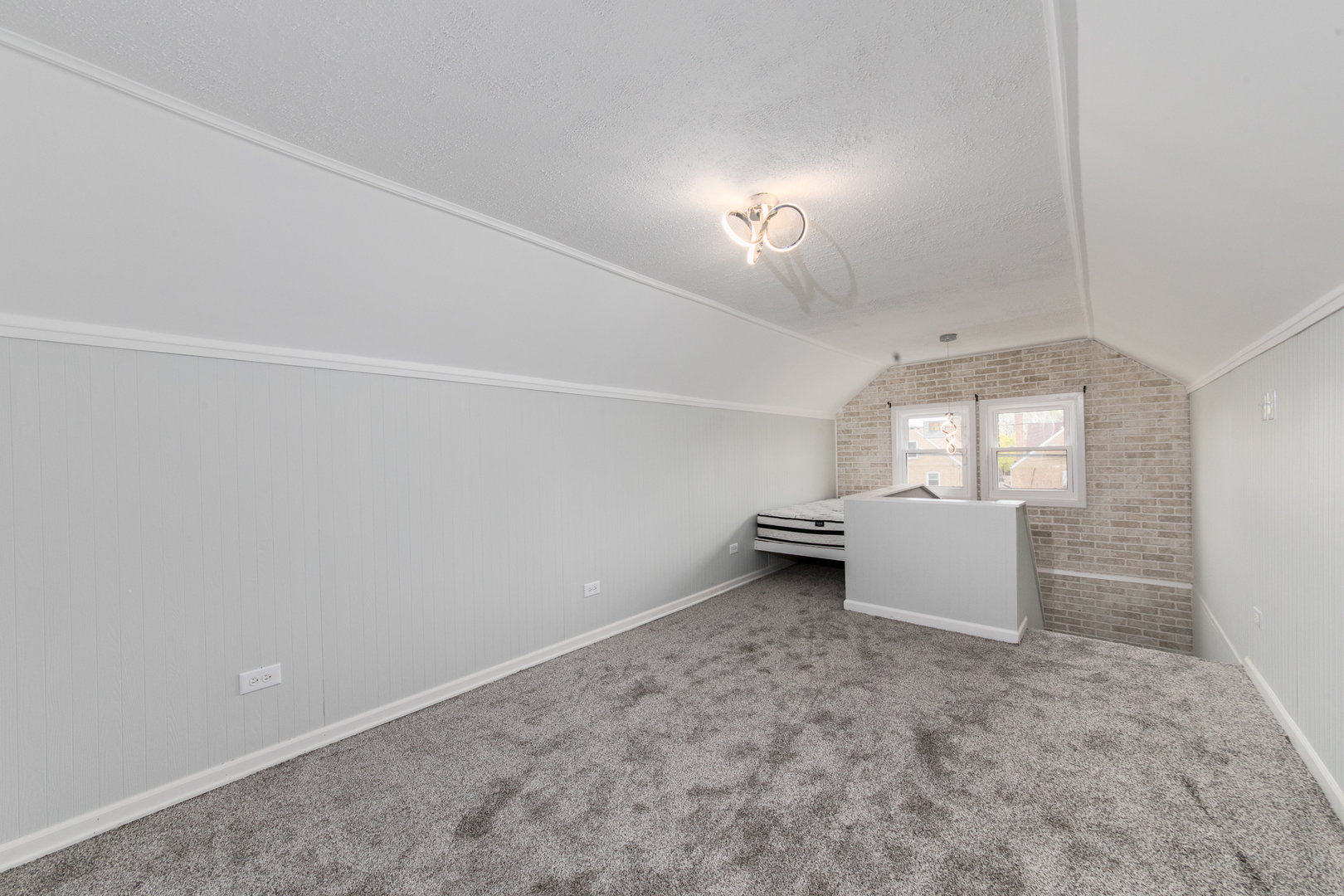 3351 N Rutherford Avenue