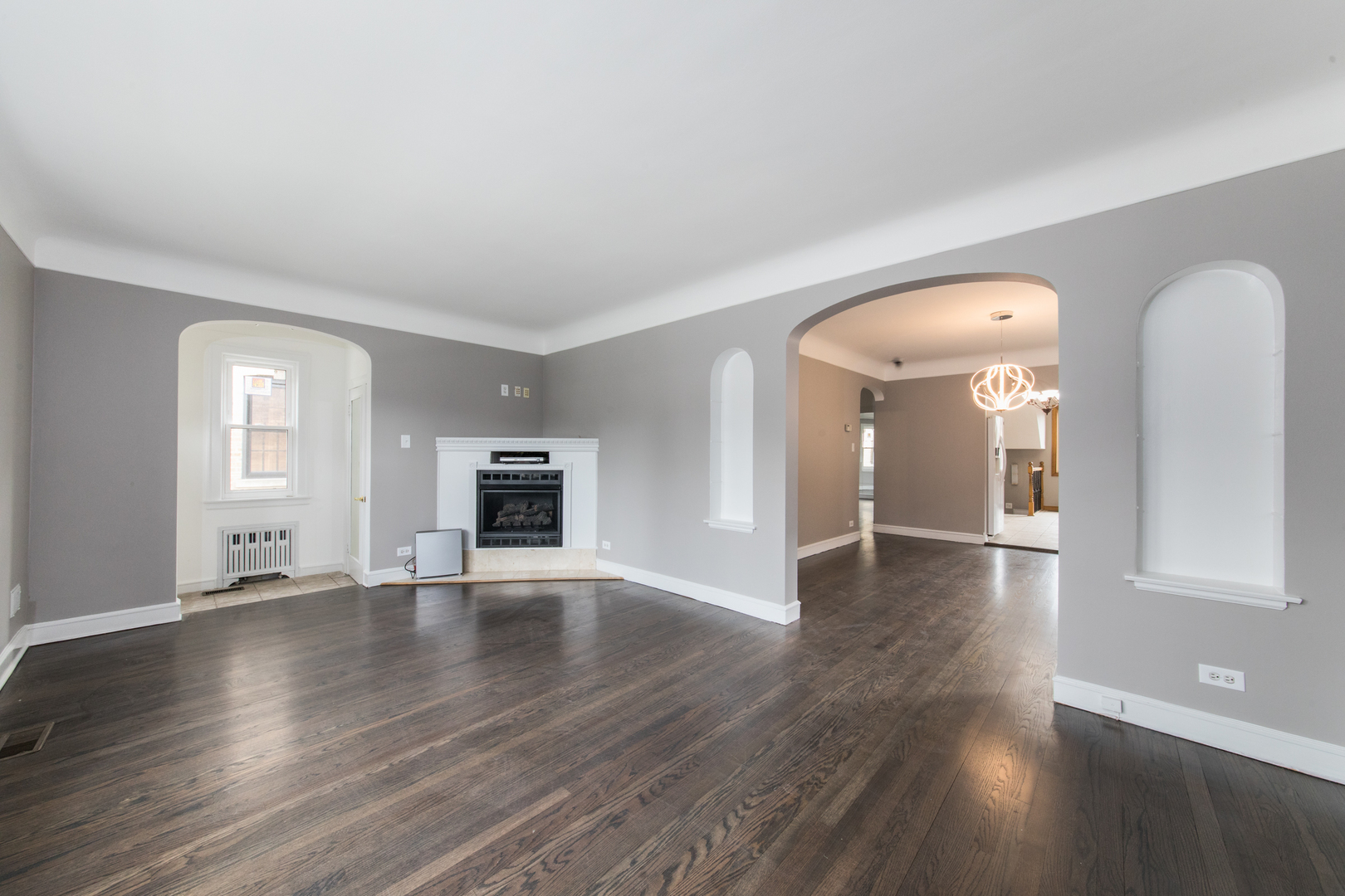 3351 N Rutherford Avenue