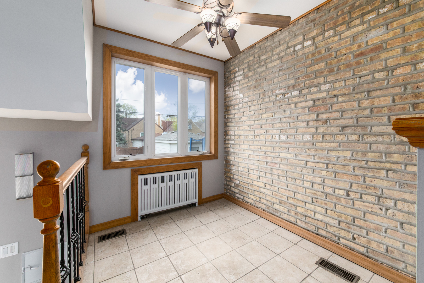 3351 N Rutherford Avenue