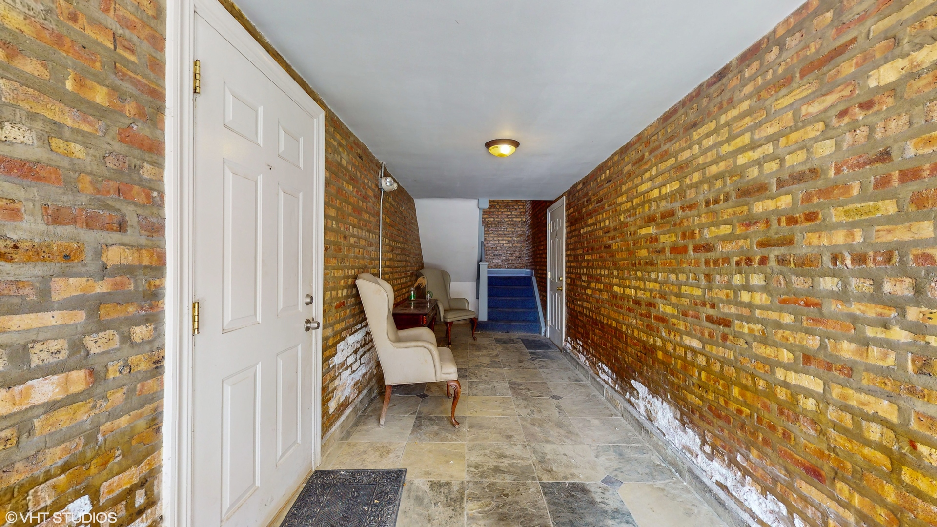 6511 N Oakley Avenue Unit: 2