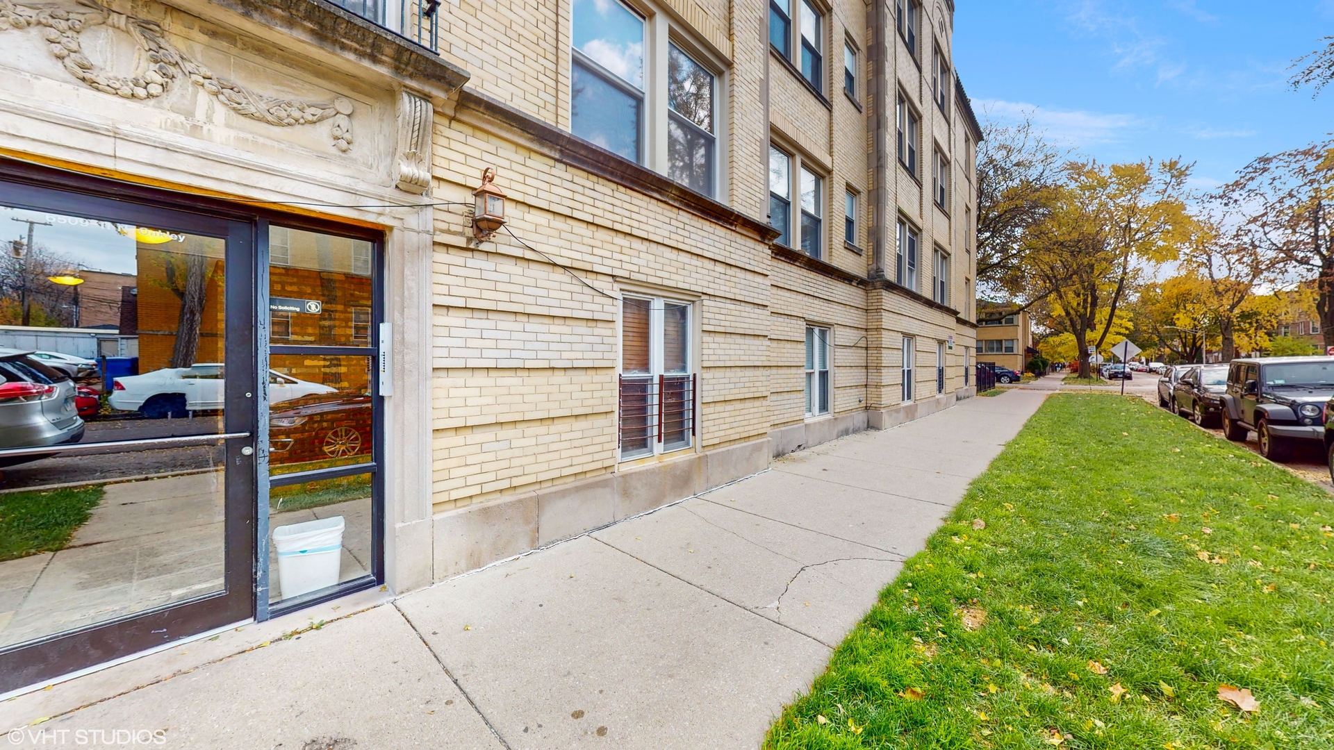 6511 N Oakley Avenue Unit: 2