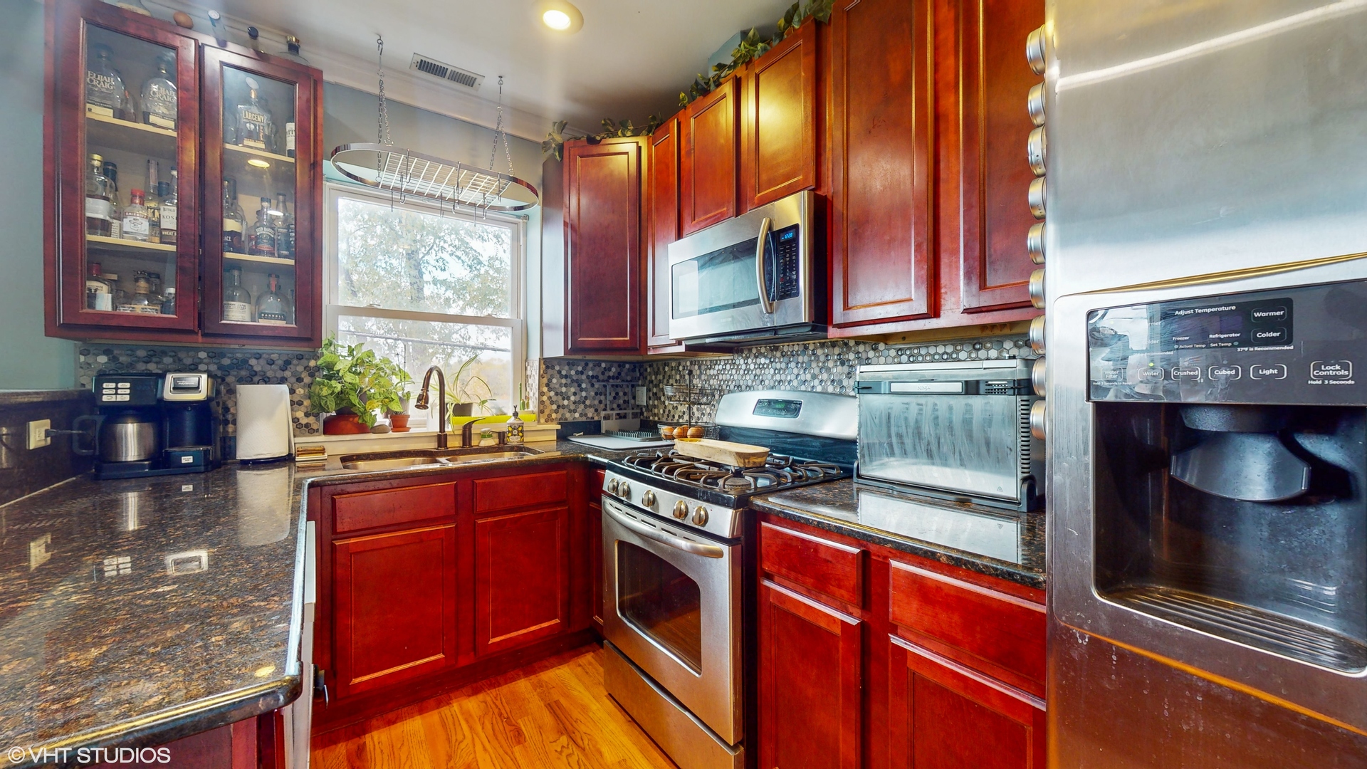 6511 N Oakley Avenue Unit: 2