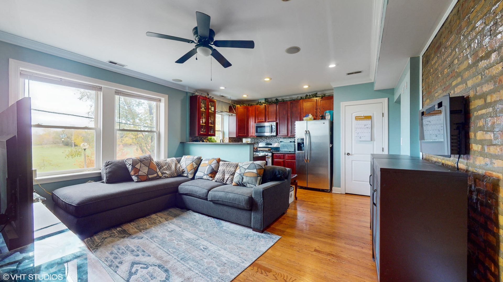 6511 N Oakley Avenue Unit: 2