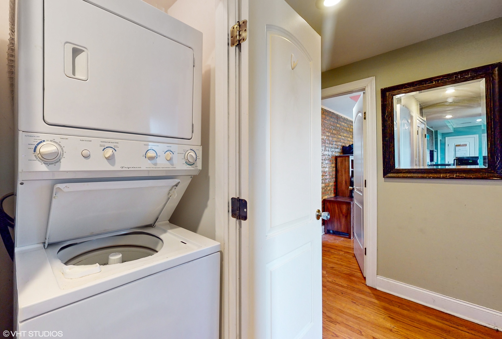 6511 N Oakley Avenue Unit: 2