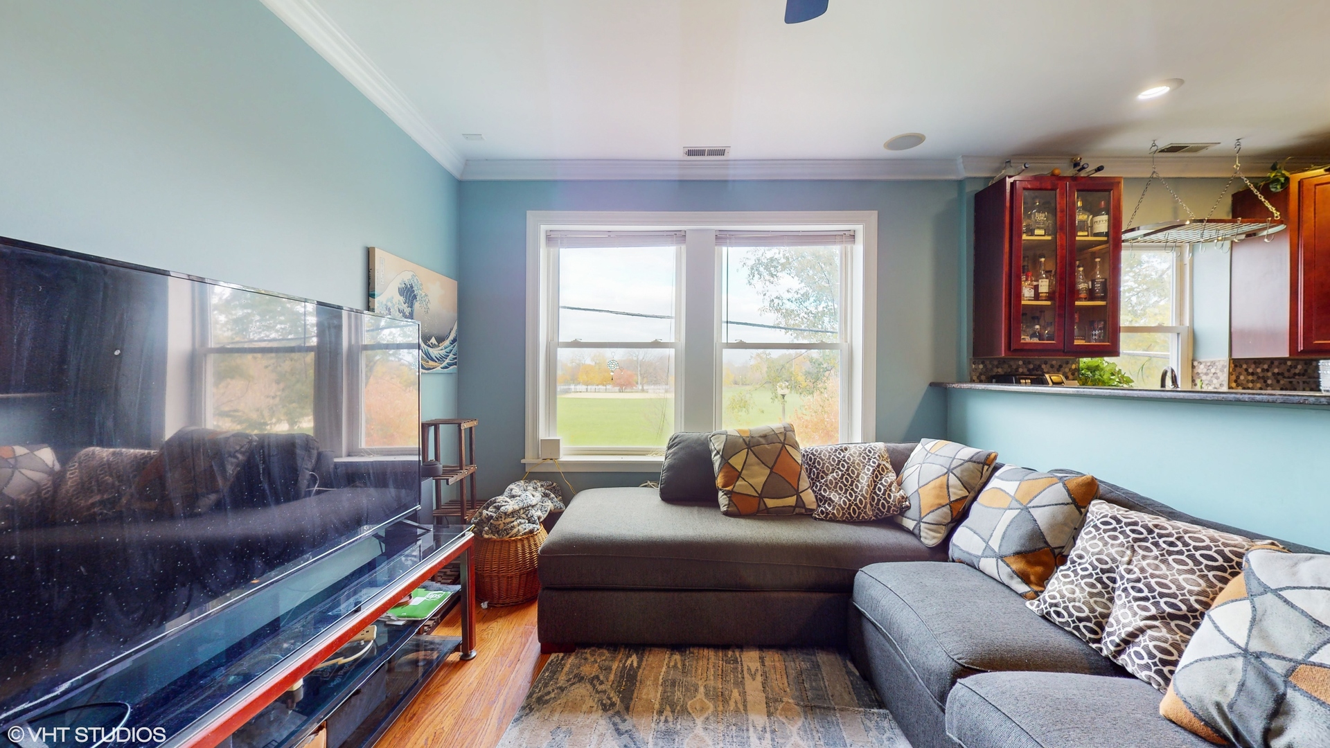 6511 N Oakley Avenue Unit: 2