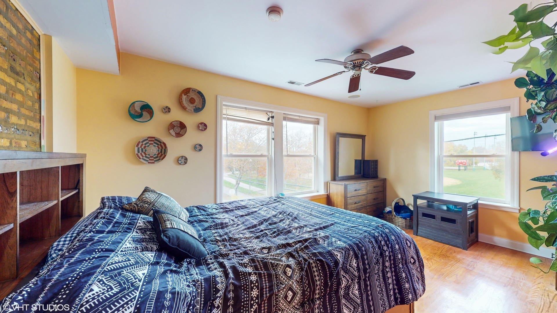 6511 N Oakley Avenue Unit: 2