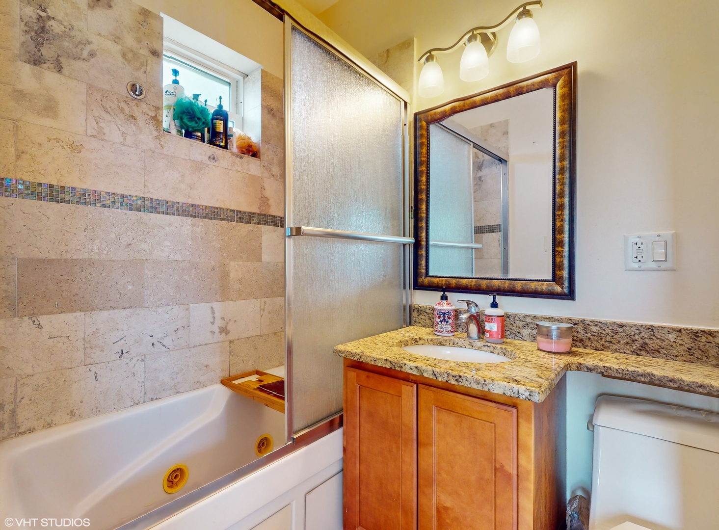 6511 N Oakley Avenue Unit: 2