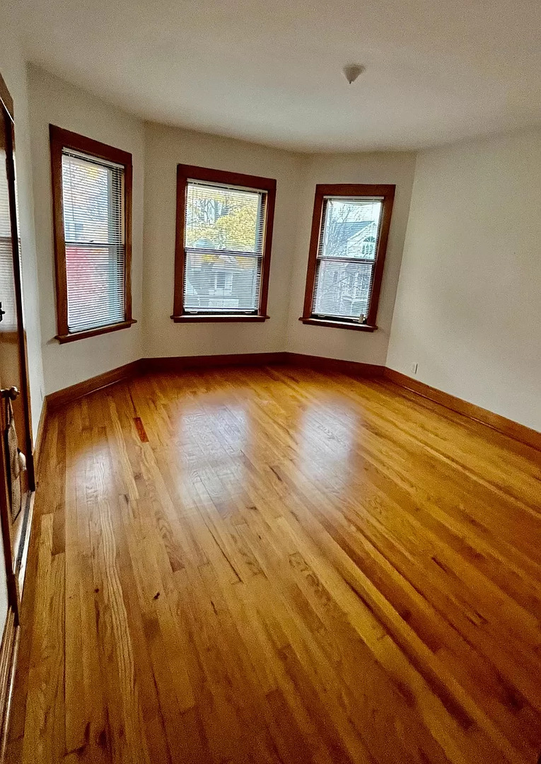 2437 W Cullom Avenue Unit: 2